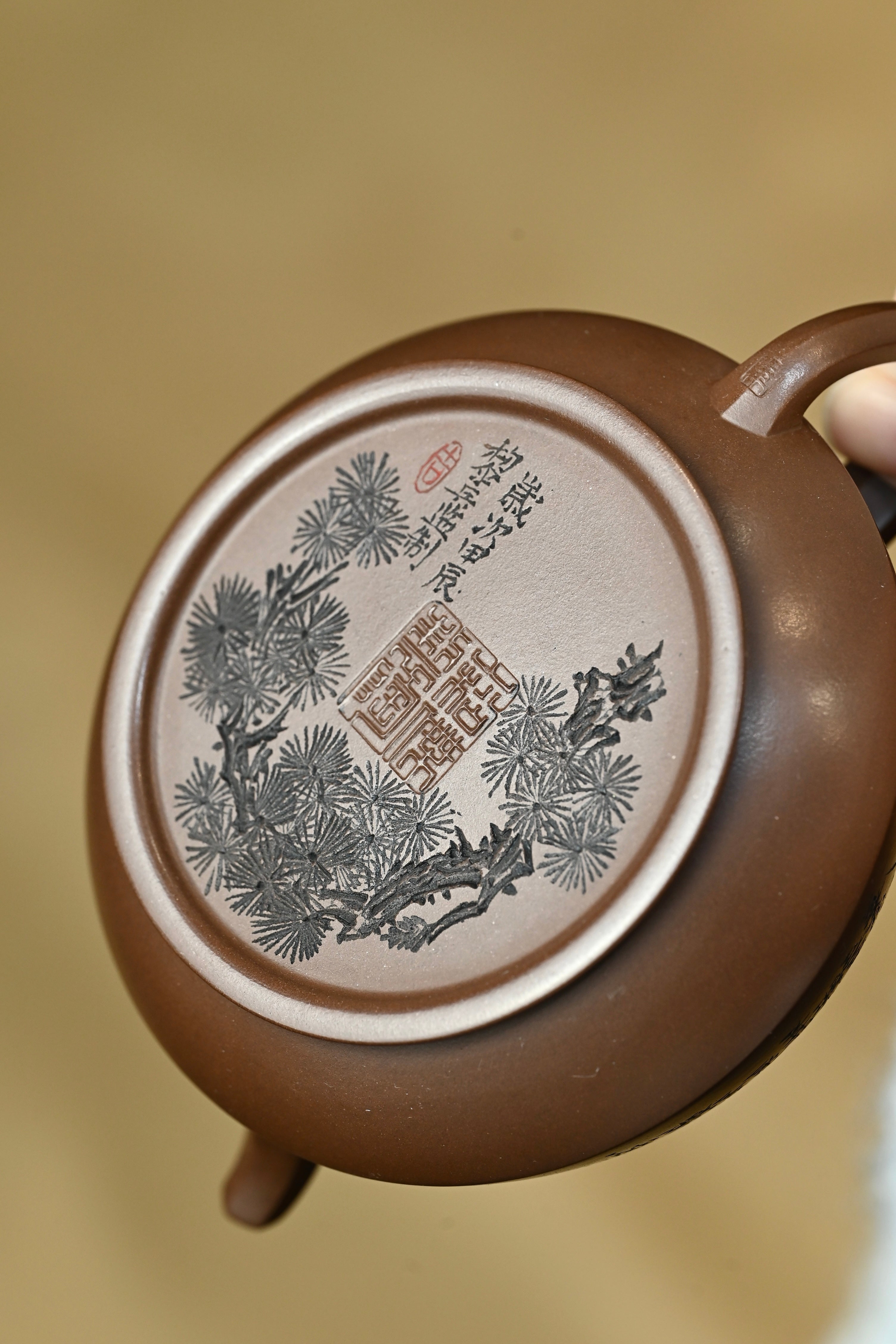 远古·全手工（省大师桑黎兵刻绘+双证书）紫砂十二精英之首，省大师桑黎兵儿子桑崧杰作品 容量300cc/特级紫泥
