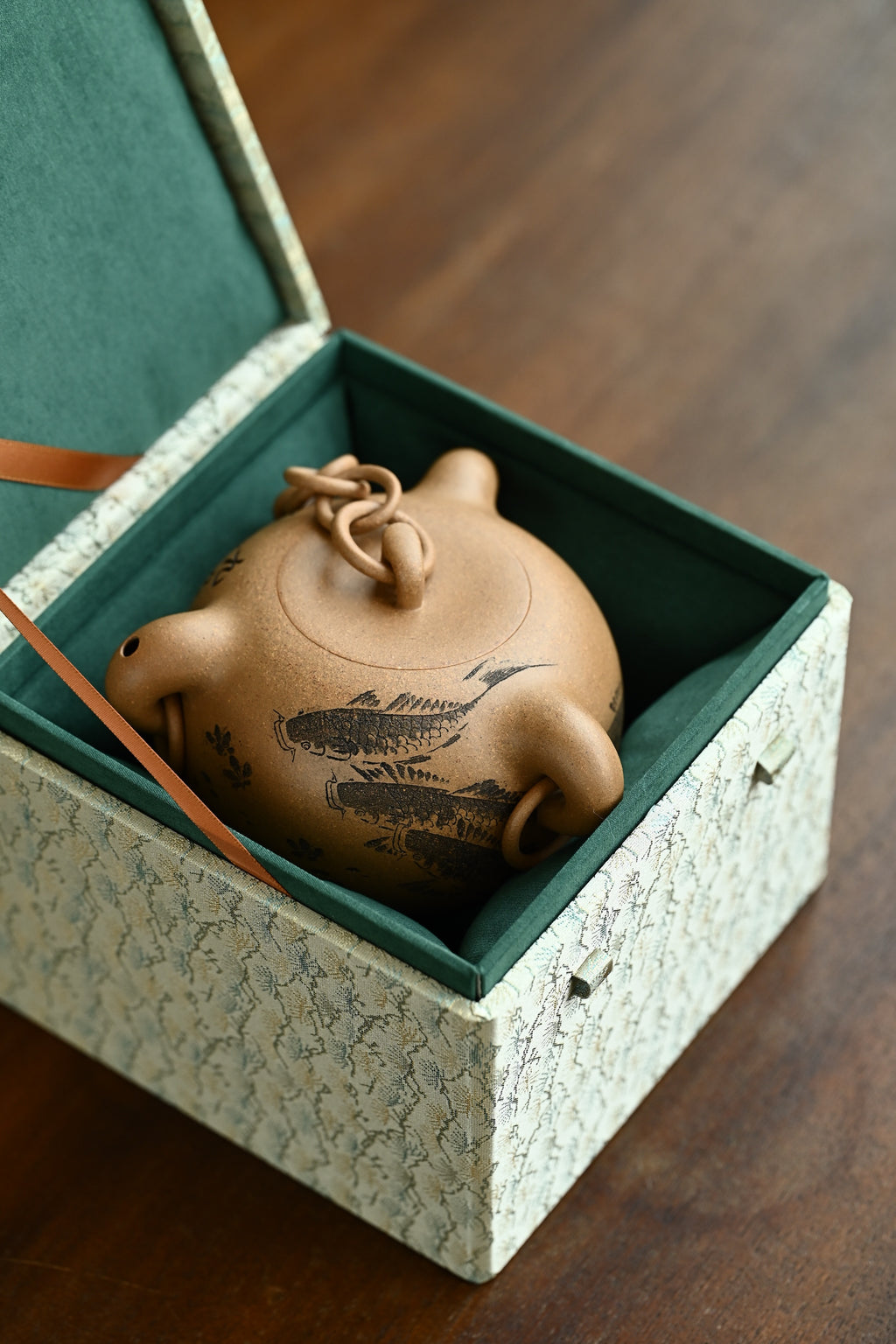 搏浪锥·全手工 大拍陶手朱朝辉作品（师承陈国良大师） 陶刻大赛金奖吴志军装饰（师承毛国强大师）容量530cc/极品段泥