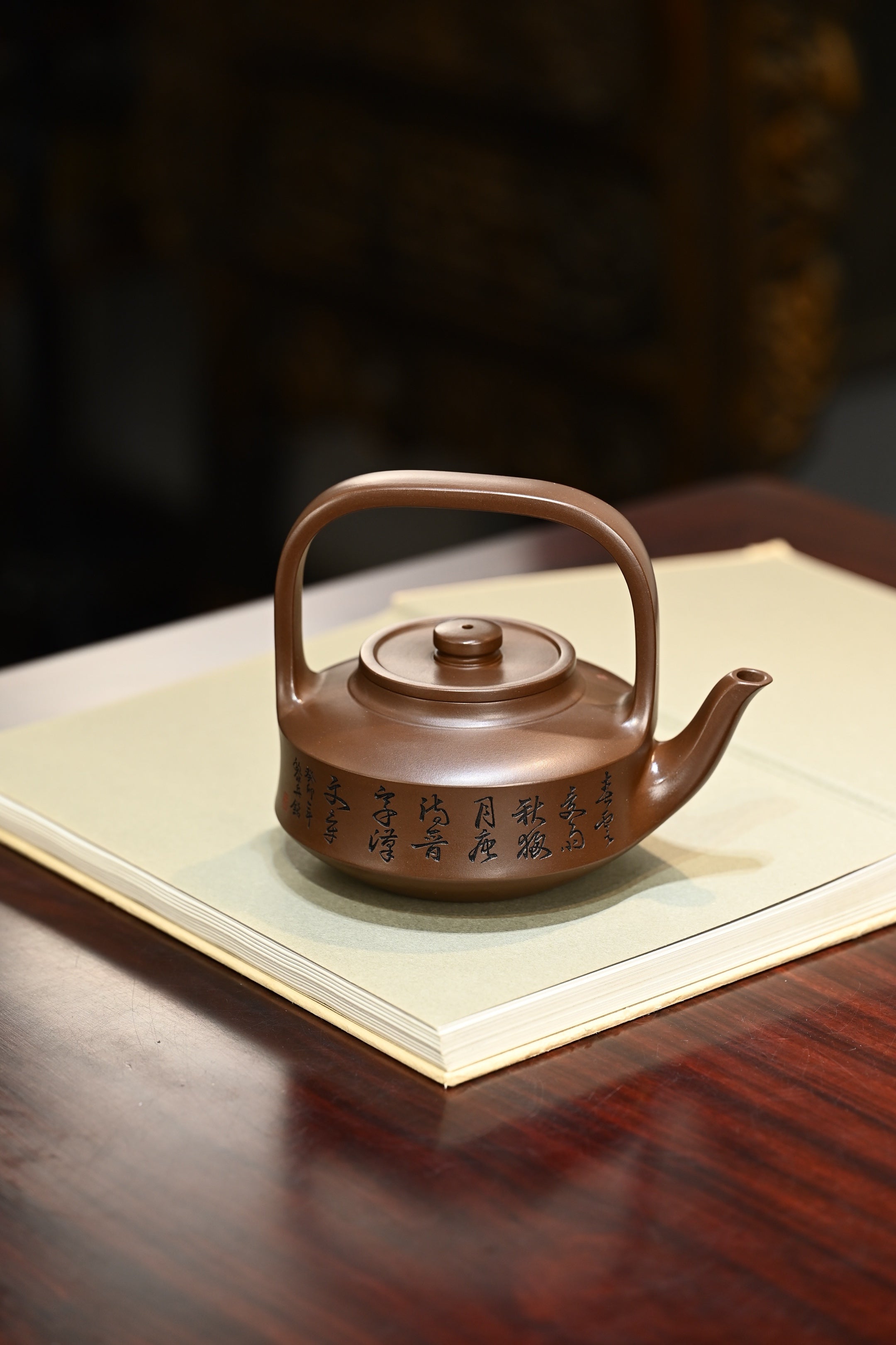 提壁·全手工 （省大师桑黎兵刻绘+双证书）紫砂十二精英之首，省大师桑黎兵儿子桑崧杰作品容量460cc/特级紫泥