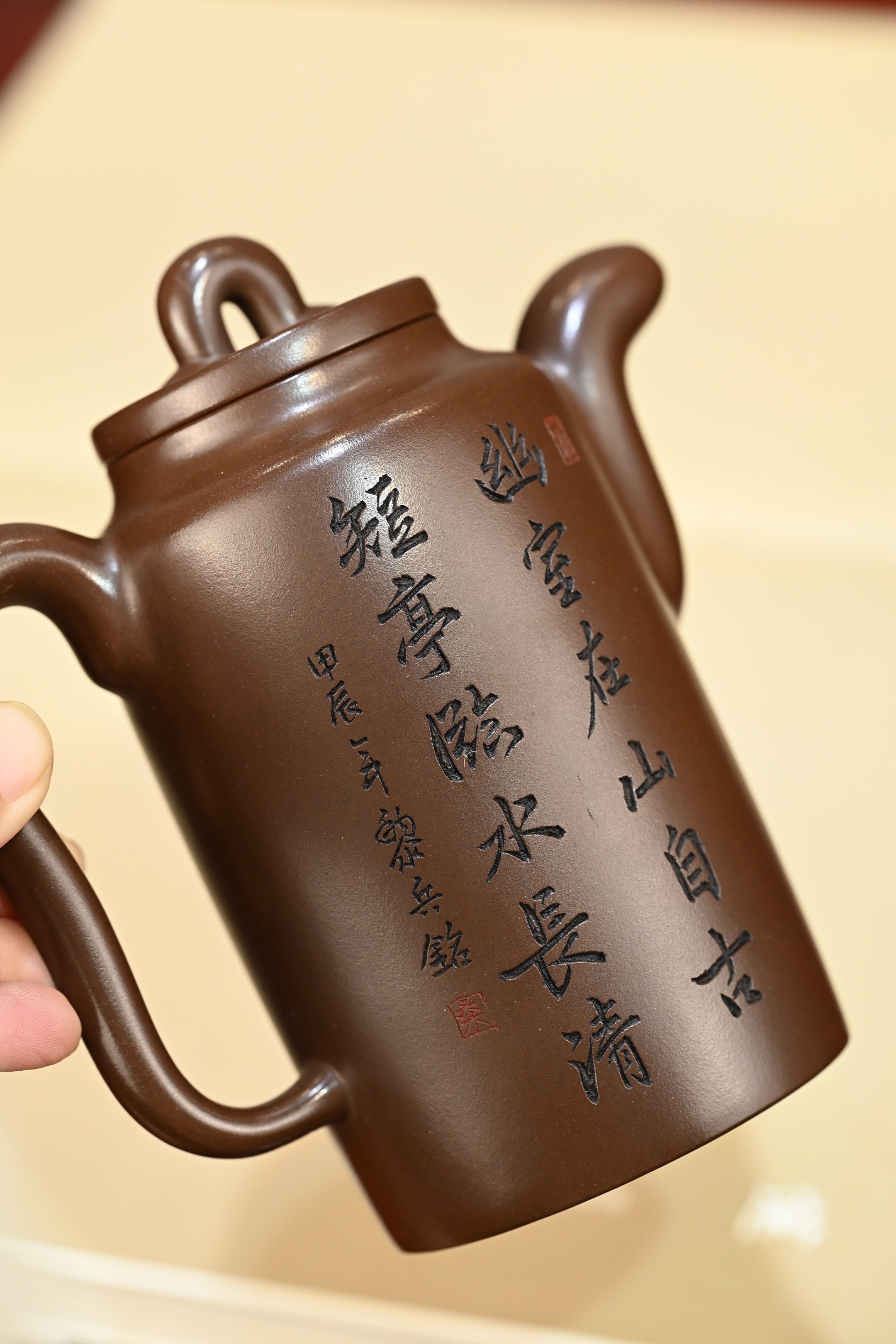 集思·全手工 （省大师桑黎兵刻绘+双证书）紫砂十二精英之首，省大师桑黎兵儿子桑崧杰作品容量430cc/特级紫泥