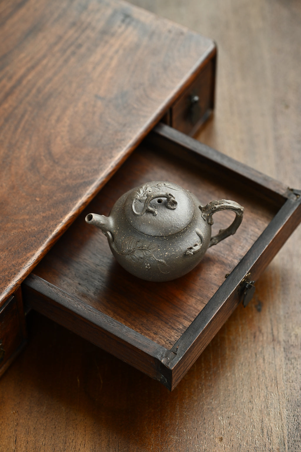 松鼠葡萄·全手工/花器实力派作品 /壶110cc/原矿段泥