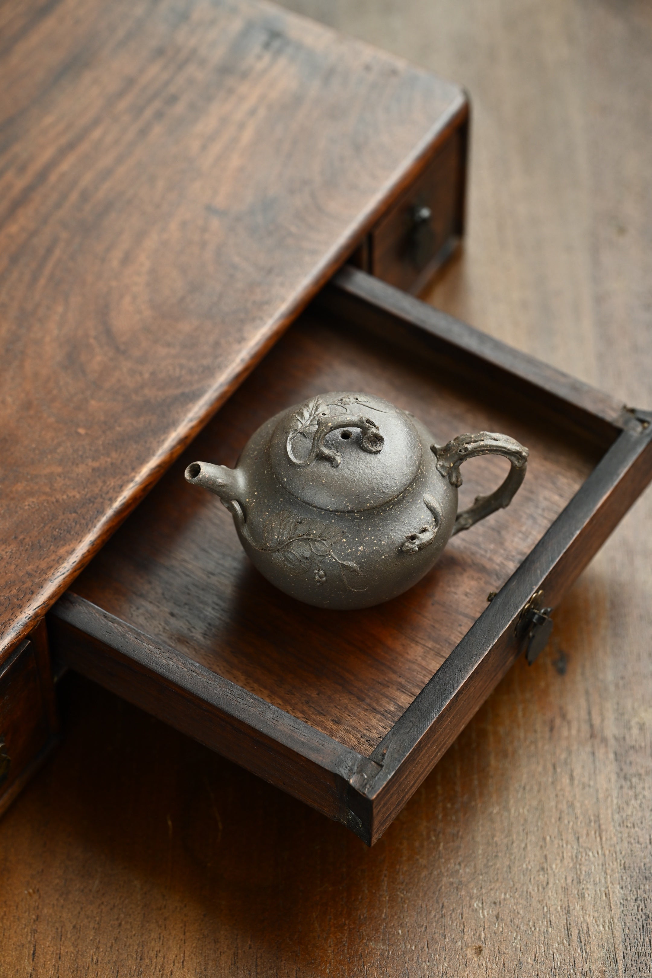 松鼠葡萄·全手工/花器实力派作品 /壶110cc/原矿段泥