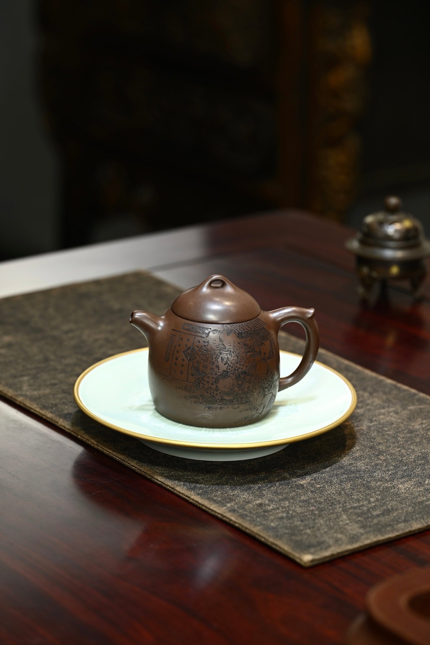 秦权·全手工（省大师桑黎兵刻绘+双证书）紫砂十二精英之首，省大师桑黎兵儿子桑崧杰作品 容量260cc/特级紫泥