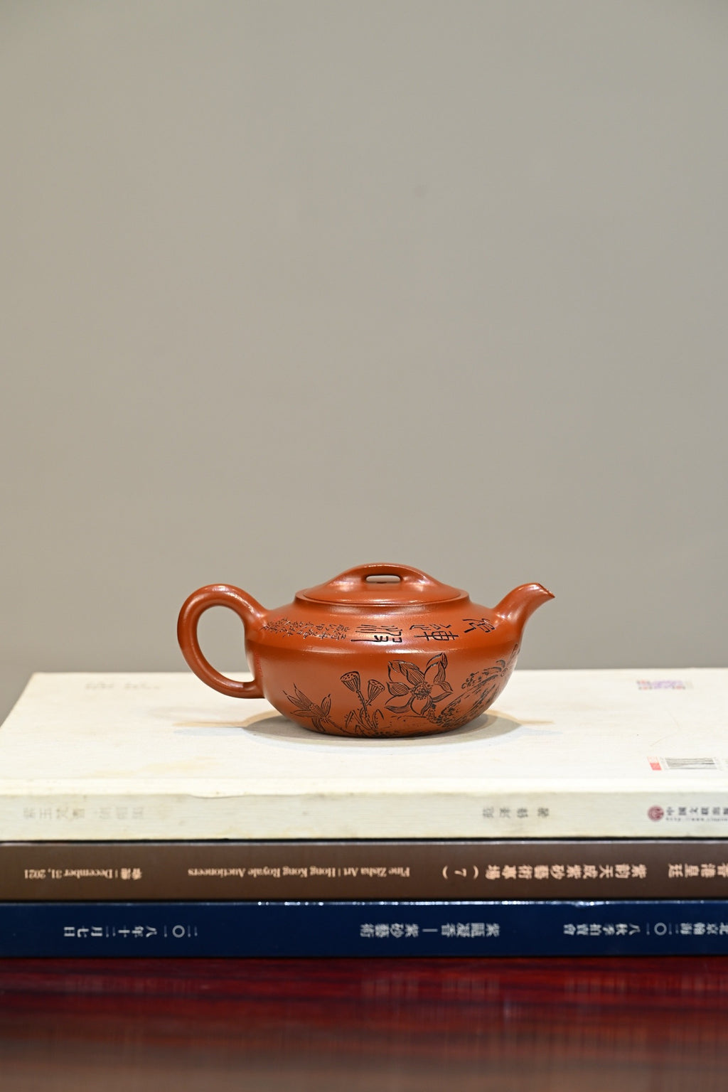 香玉·全手工 （省大师桑黎兵刻绘+双证书） /紫砂十二精英之首，省大师桑黎兵儿子桑崧杰作品 /容量320cc/鸡血大红袍