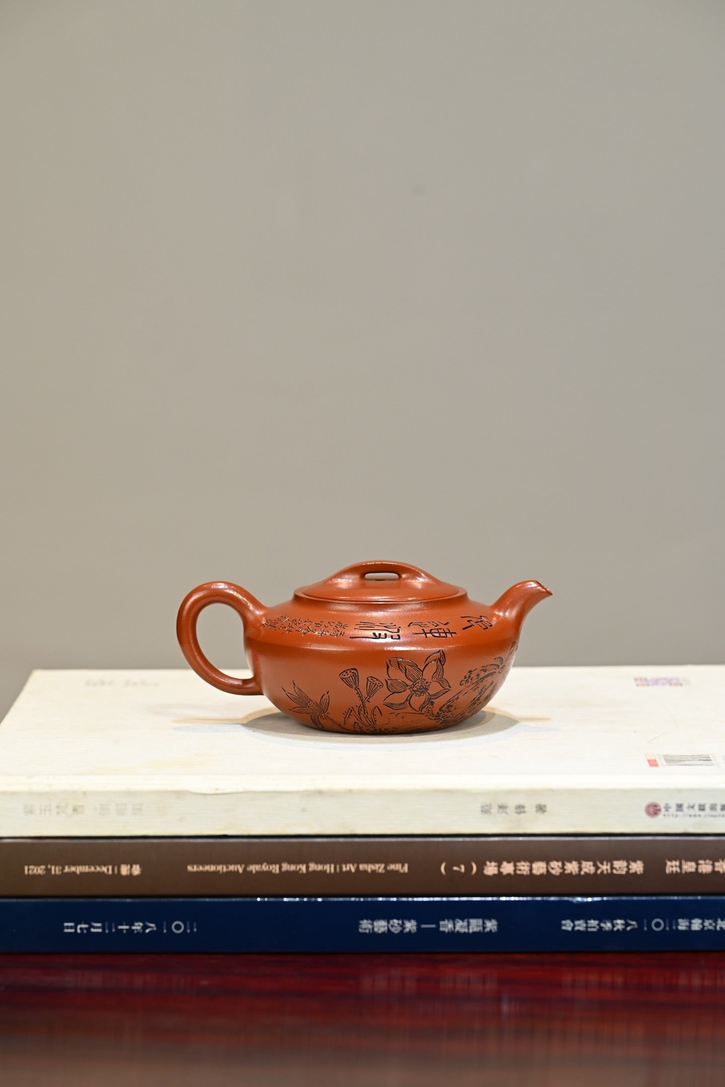 香玉·全手工 （省大师桑黎兵刻绘+双证书） /紫砂十二精英之首，省大师桑黎兵儿子桑崧杰作品 /容量320cc/鸡血大红袍