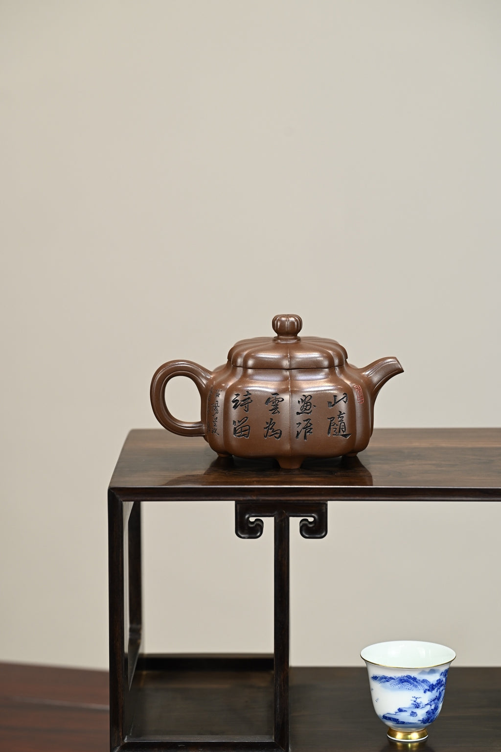 四方菱花·全手工 （省大师桑黎兵刻绘+双证书） /紫砂十二精英之首，省大师桑黎兵儿子桑崧杰作品 /容量350cc/特级紫泥
