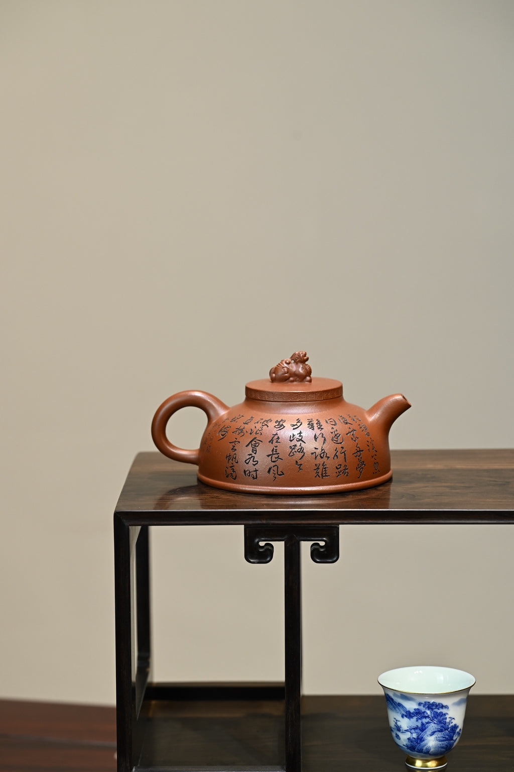 龙吟·全手工（省大师桑黎兵刻绘+双证书）/紫砂十二精英之首，省大师桑黎兵儿子桑崧杰作品 容量280cc/特级红泥