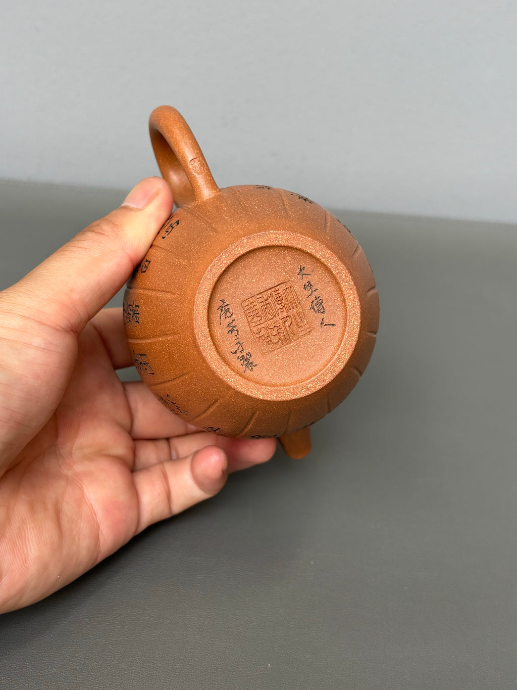 范大生嫡脉｜范秀芳制 范伟群装饰｜双省大师联诀紫砂臻品《含香壶》原矿优质黄降坡·260cc - ZishaTeapotChina