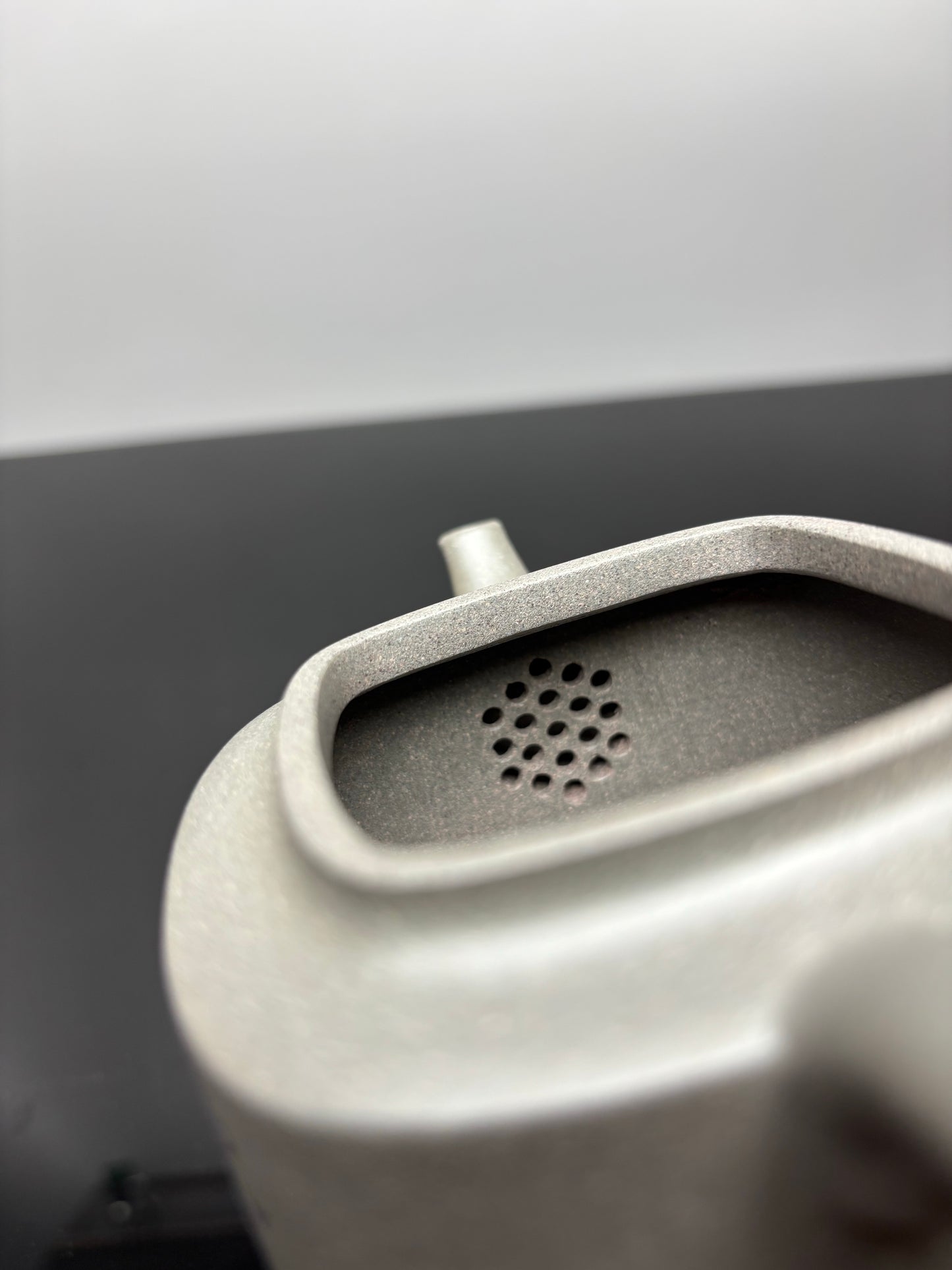 上清紫砂·善传千秋｜紫砂界德艺双馨慈善艺术大家·厉上清亲工孤品【玉方壶】原矿优质天青泥·260cc