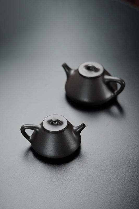 【清雅佳品】紫砂九隽·喻小芳高徒·正高级工艺美术师·沈更轶全手工制《子冶石瓢》原矿优质天清泥·小180cc·大280cc