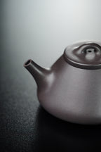 【清雅佳品】紫砂九隽·喻小芳高徒·正高级工艺美术师·沈更轶全手工制《子冶石瓢》原矿优质天清泥·小180cc·大280cc