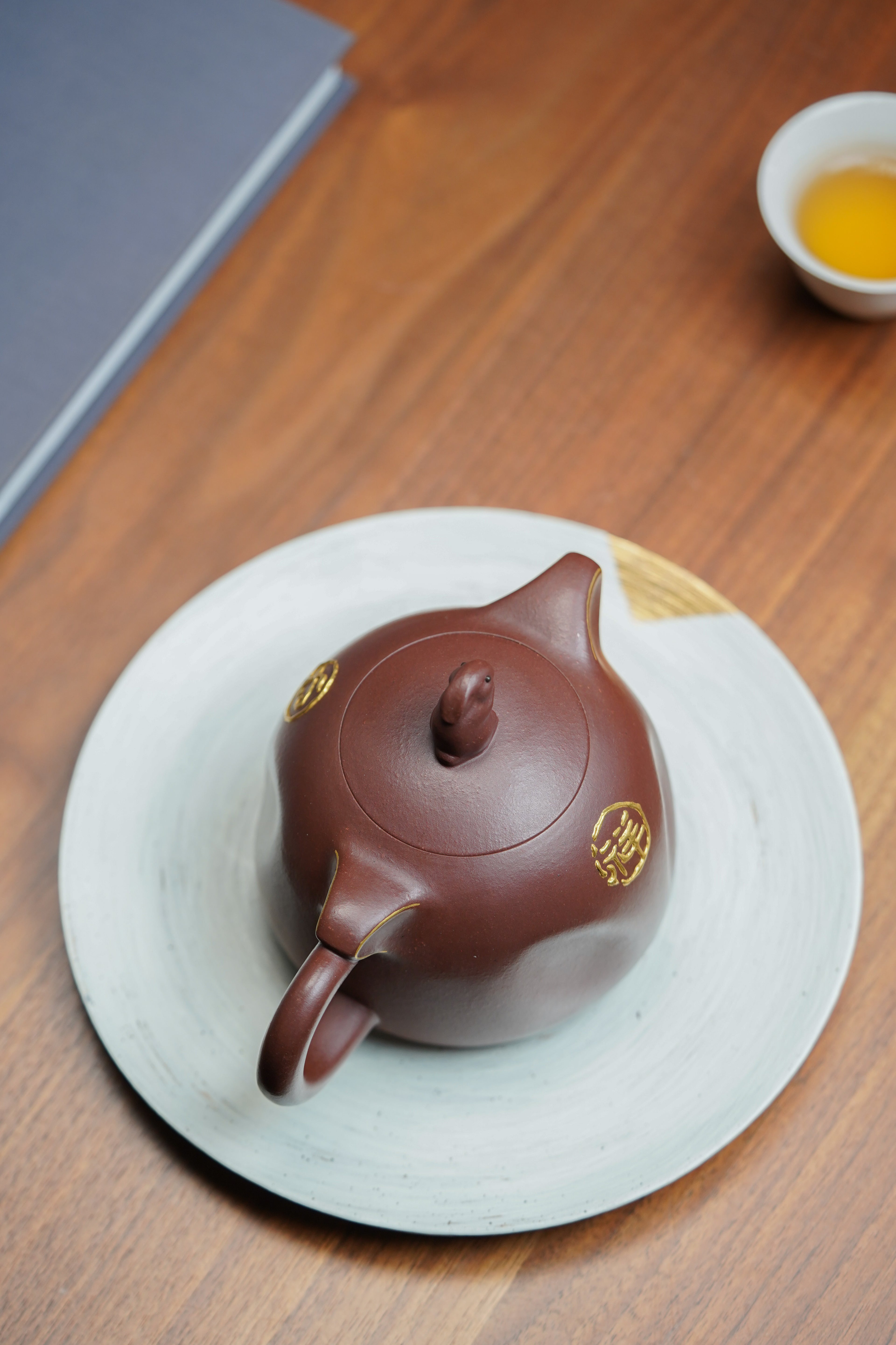 紫砂界金字塔尖·非遗功勋国大师 邱玉林｜殿堂级顶奢臻品《福兔壶》原矿优质底槽清·350cc