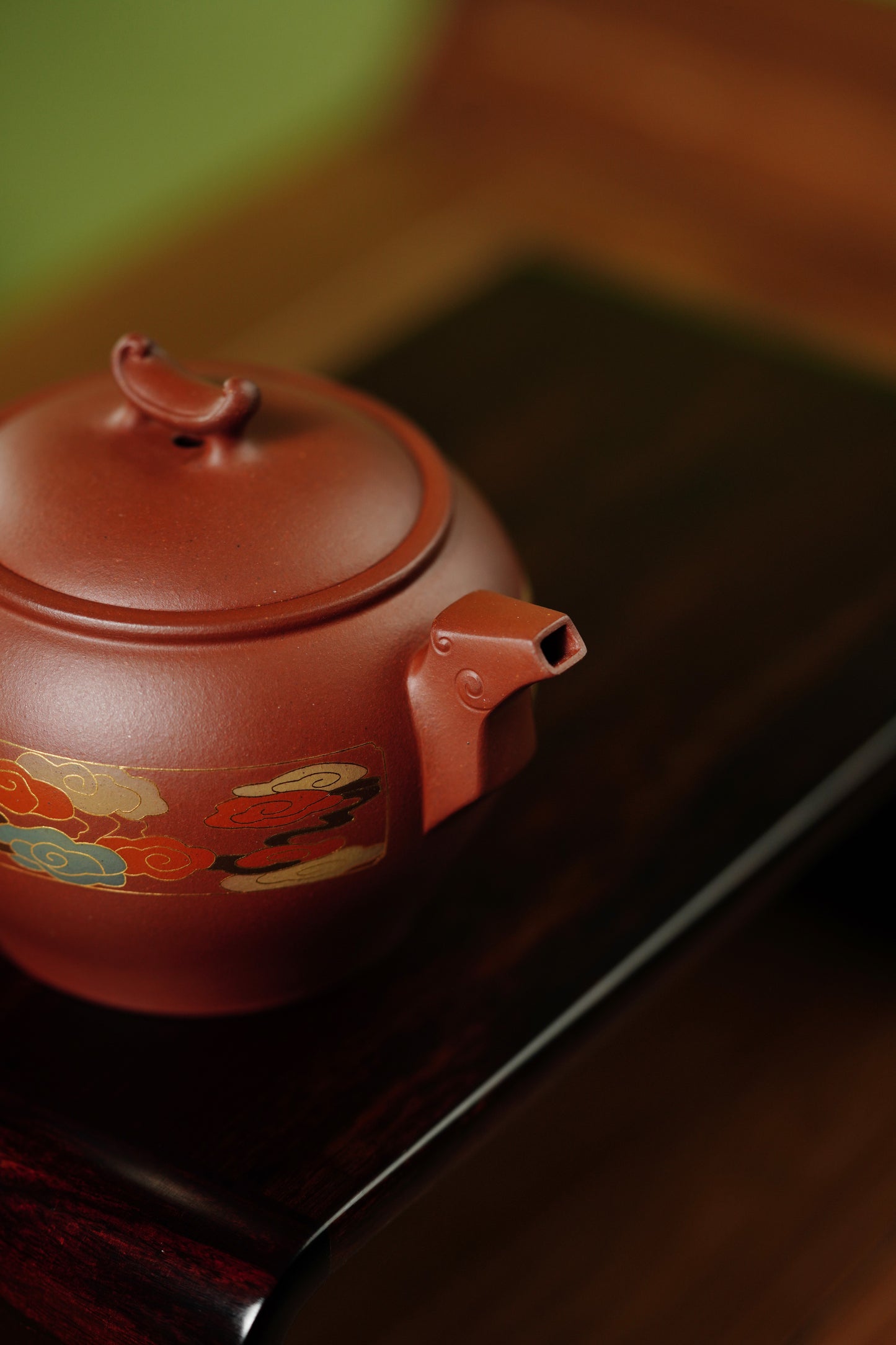 紫砂界最年轻国大师·收藏潜力天花板｜王潇笠稀世顶奢臻品《金马玉堂壶》原矿优质底槽清·260cc（24K真金丝装饰）
