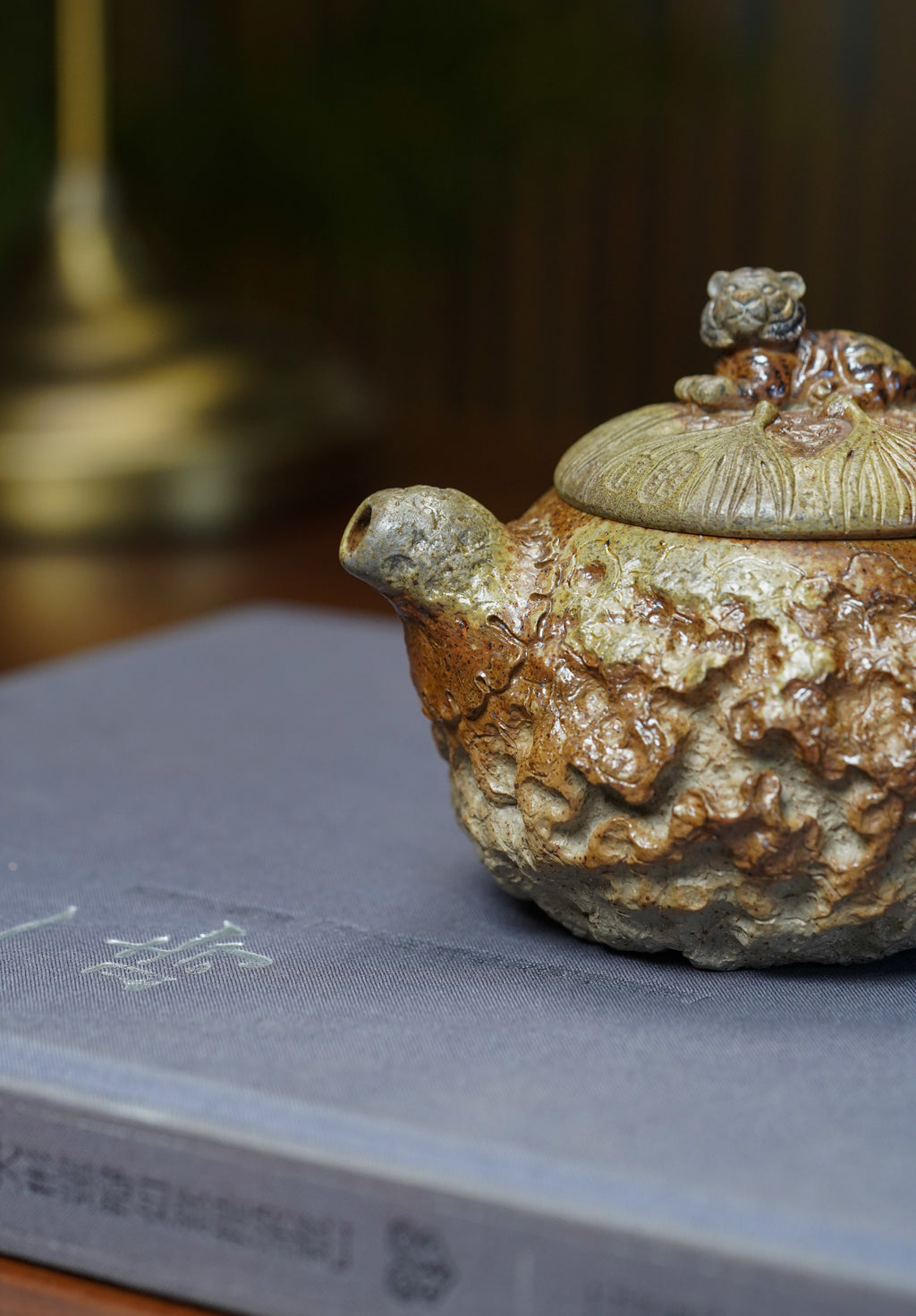 蒋蓉之女 传世花器｜蒋艺华·非遗紫砂巅峰重器《王者之风供春壶》原矿优质黄金段柴烧·260cc
