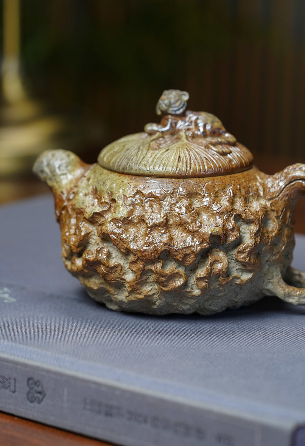 蒋蓉之女 传世花器｜蒋艺华·非遗紫砂巅峰重器《王者之风供春壶》原矿优质黄金段柴烧·260cc