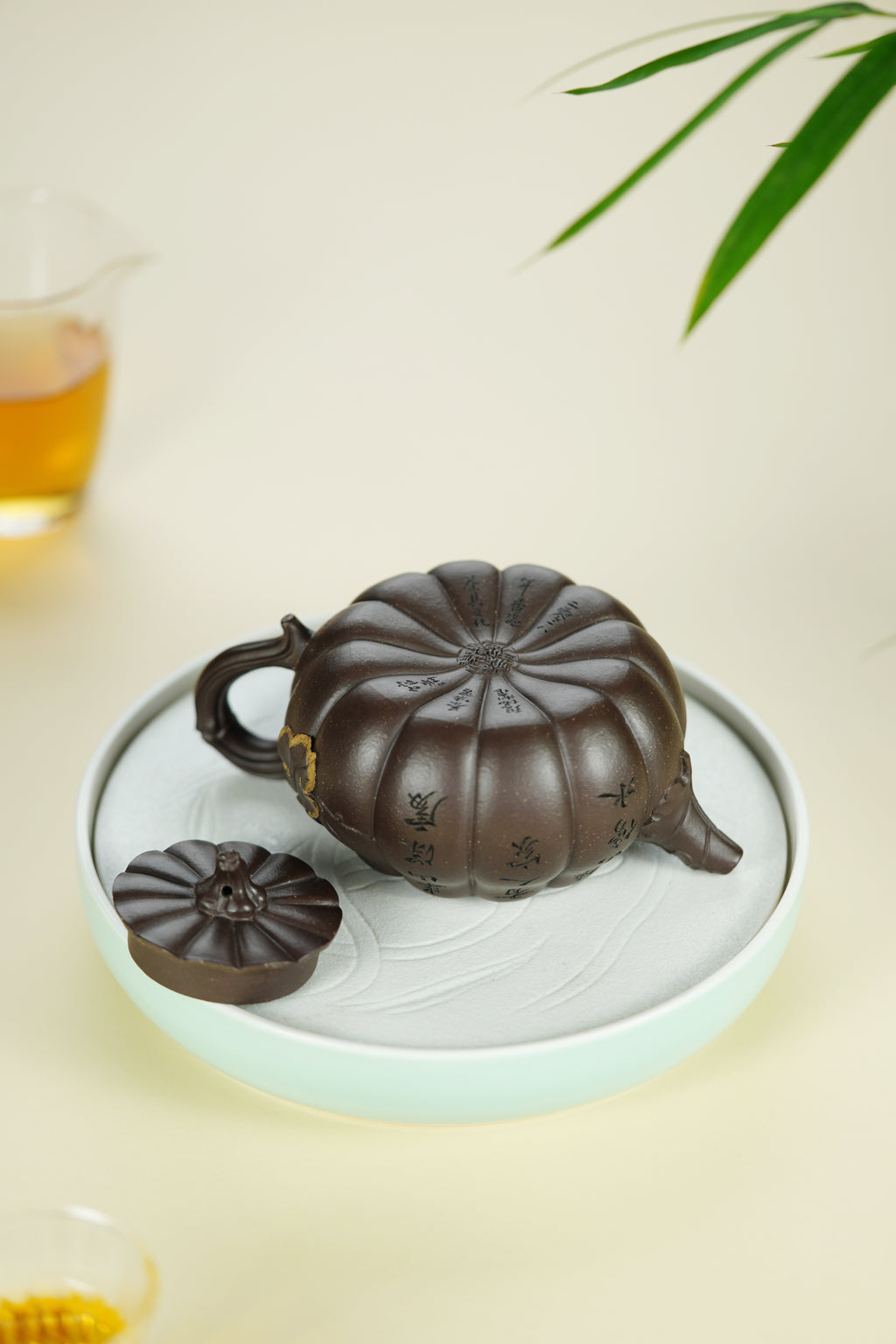 范大生嫡脉｜范秀芳制 范伟群装饰｜双省大师联诀紫砂臻品《扁南瓜壶》原矿优质紫泥·320cc