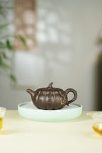 范大生嫡脉｜范秀芳制 范伟群装饰｜双省大师联诀紫砂臻品《扁南瓜壶》原矿优质紫泥·320cc