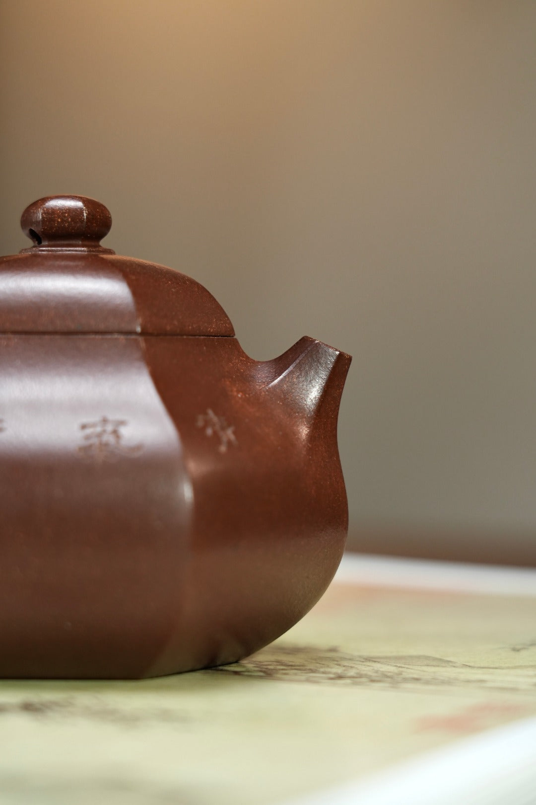 耿浩方器 礼藏双绝｜紫砂界80后方器巨匠巅峰臻品《六方文旦壶》藏值无量 原矿优质羊角山紫泥·180cc