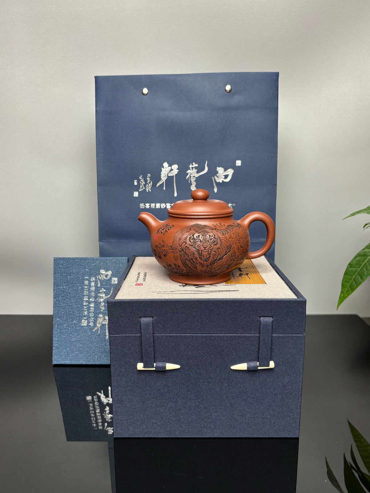 中華神刀·刻繪巔峰｜楊喜雨大師頂流珍品《掇只壺》十二生肖虎 原礦優質底槽清·280cc