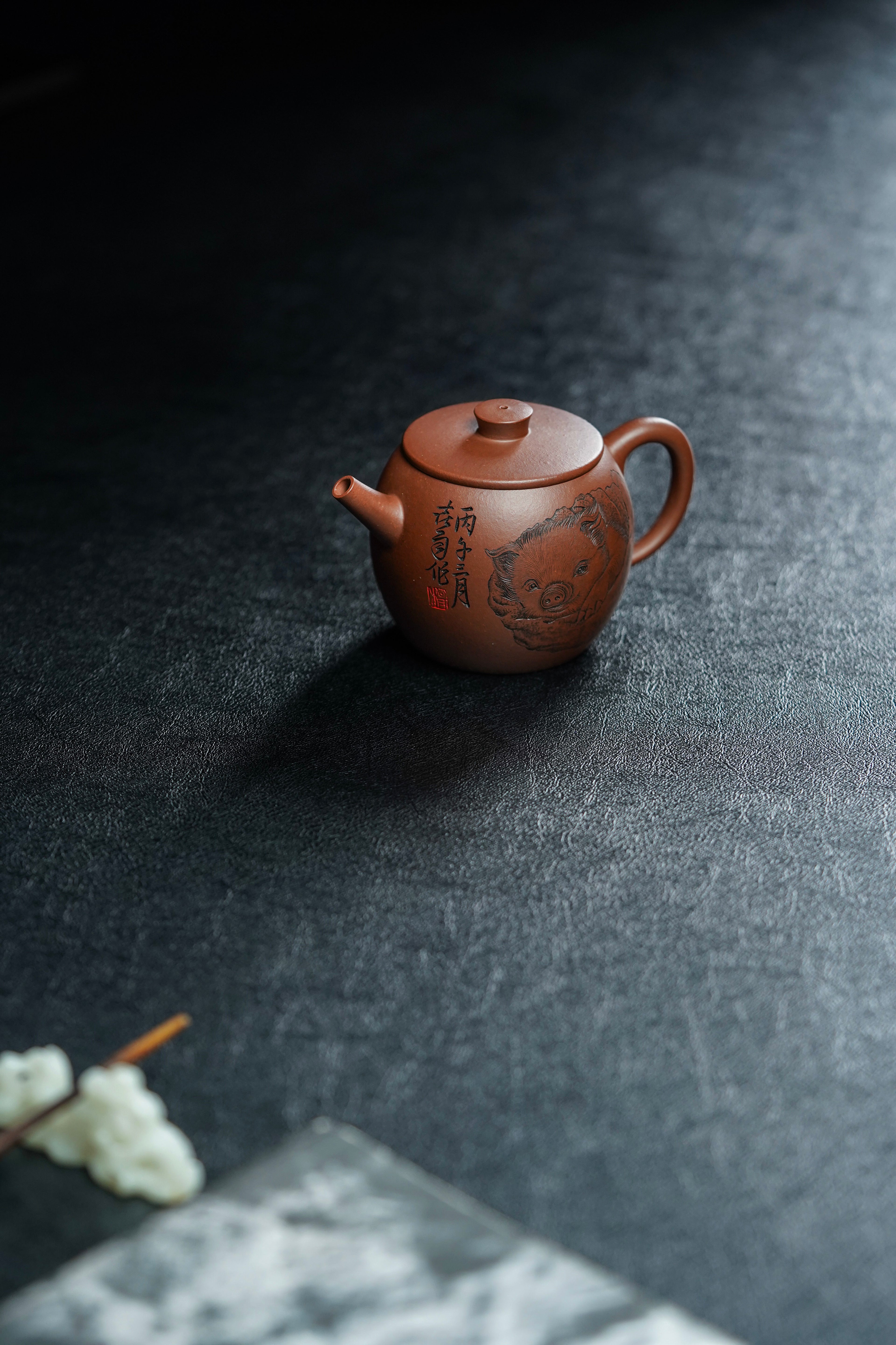 中华神刀·刻绘巅峰｜杨喜雨大师顶流臻品《巨轮壶》十二生肖 原矿优质底槽清·180cc