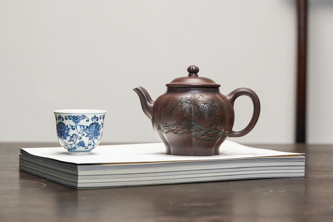 彩刻江山 礼藏之巅｜紫砂界彩刻山水标杆·李峰臻品《香梅壶》原矿优质天清泥·400cc