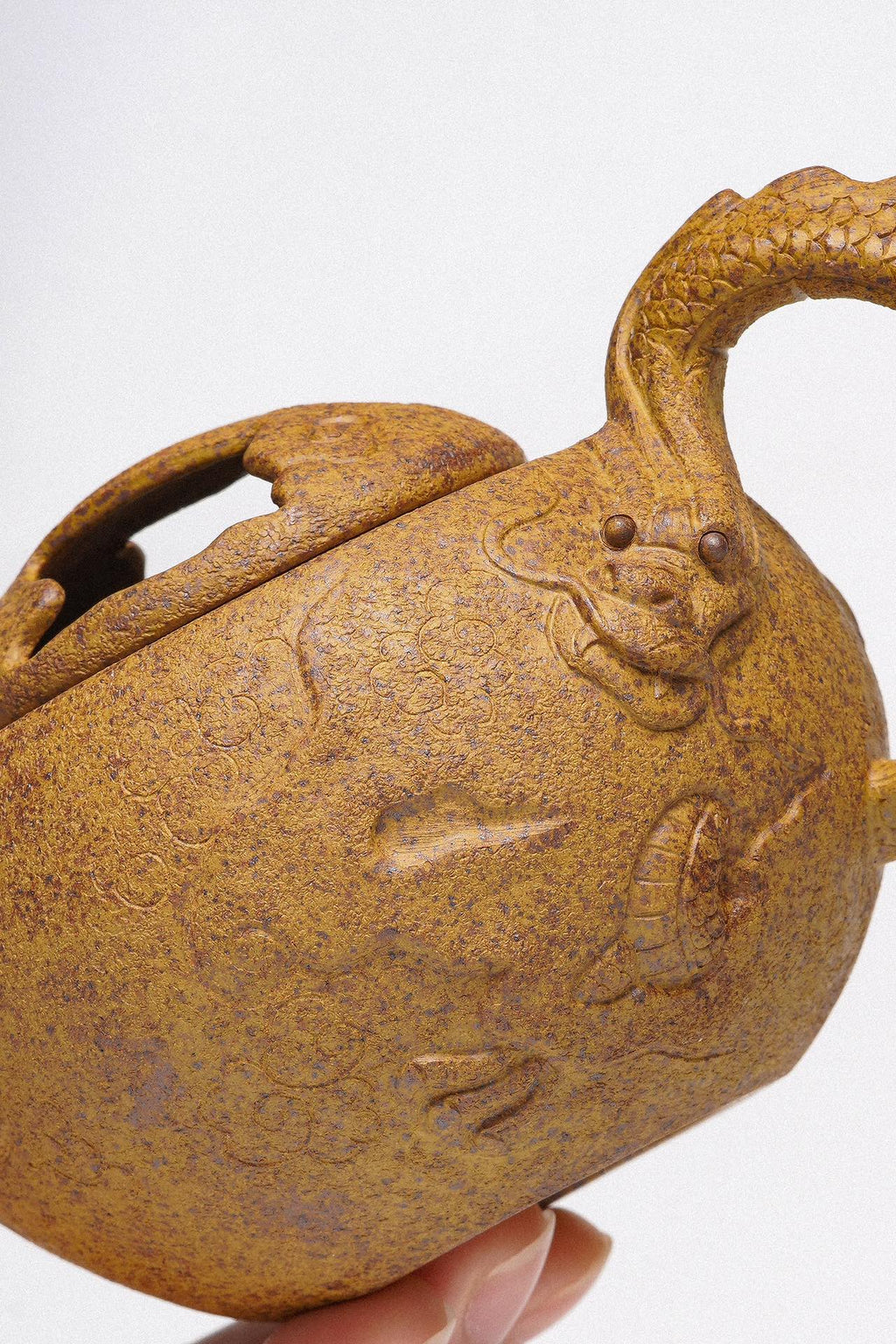 紫砂臻品·礼藏首选｜周建春大师扛鼎之作《云龙供春壶》原矿优质黄金砂·200cc