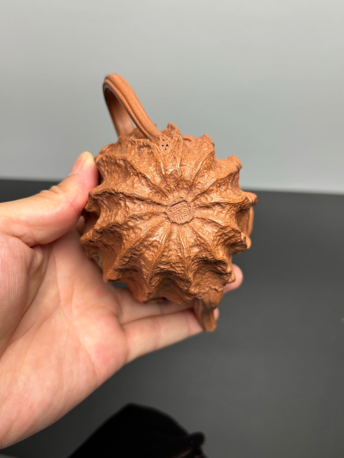 藏品首发·稀世罕见·紫砂臻品｜沈更轶制×彭金格绘 世间唯一巅峰孤品《连年有余》原矿优质老段泥·220cc