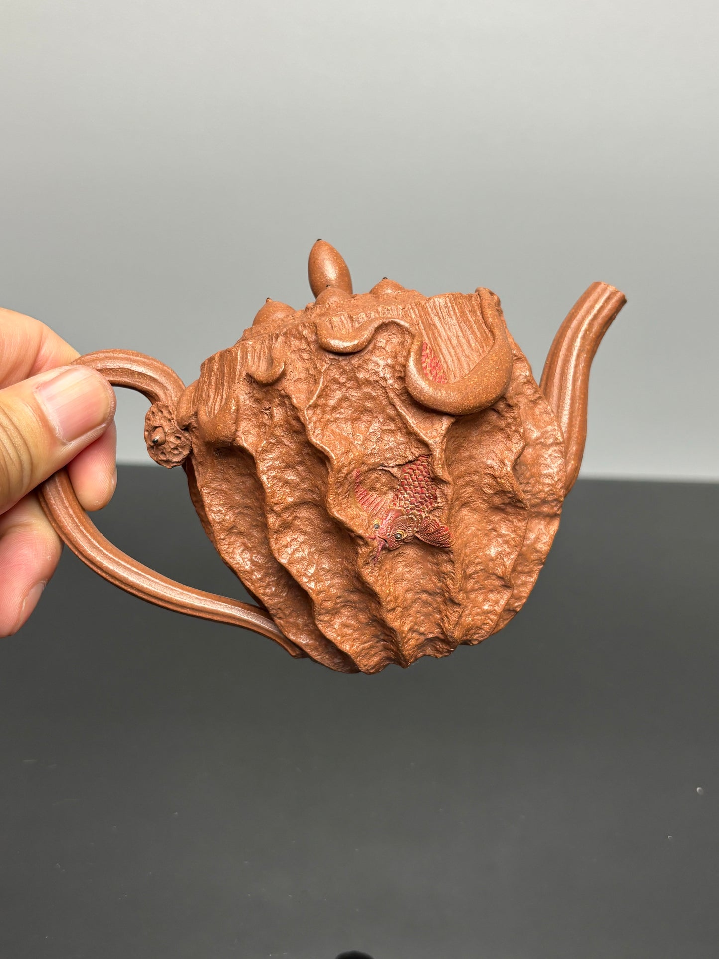 藏品首发·稀世罕见·紫砂臻品｜沈更轶制×彭金格绘 世间唯一巅峰孤品《连年有余》原矿优质老段泥·220cc