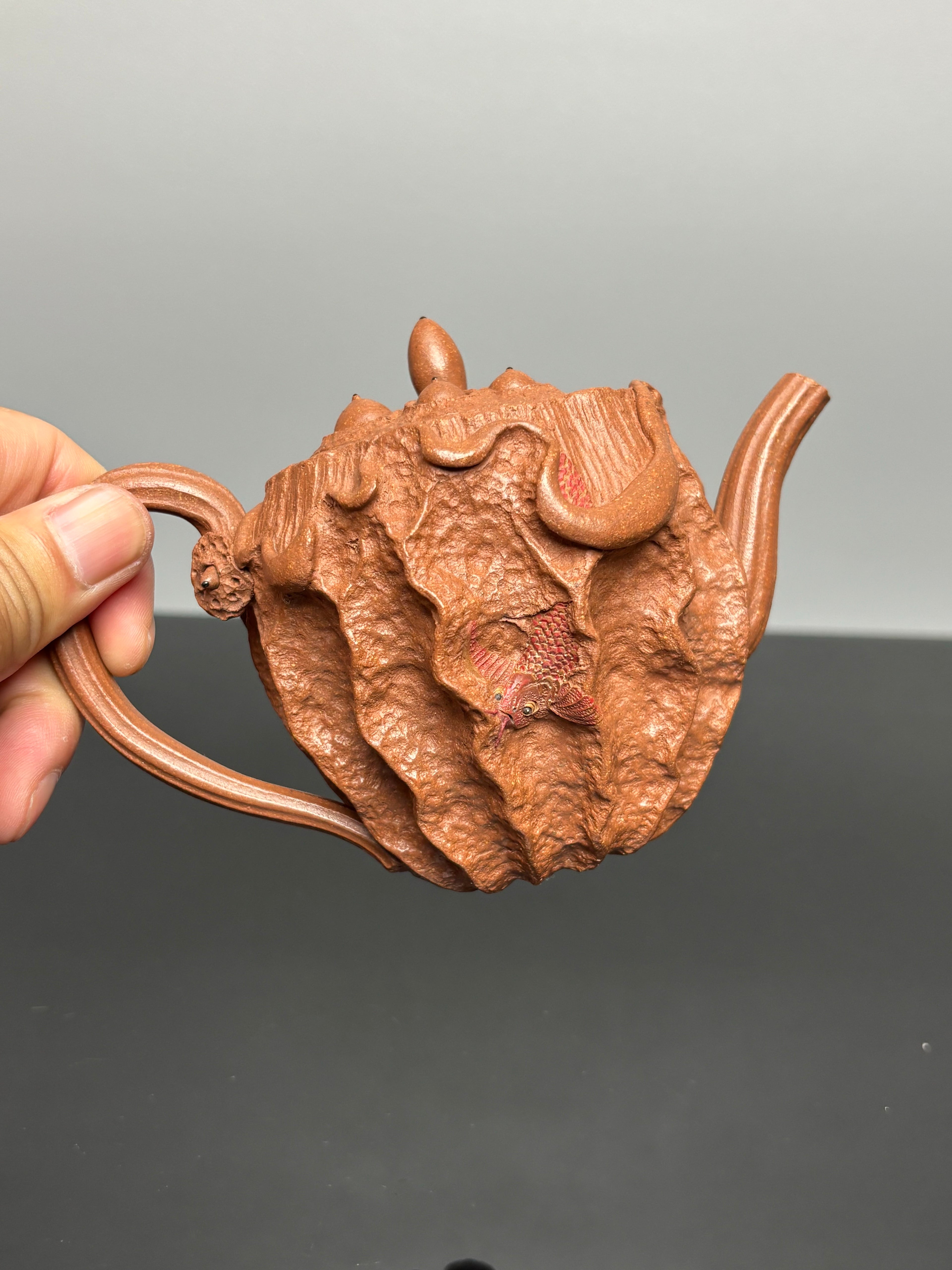 藏品首发·稀世罕见·紫砂臻品｜沈更轶制×彭金格绘 世间唯一巅峰孤品《连年有余》原矿优质老段泥·220cc