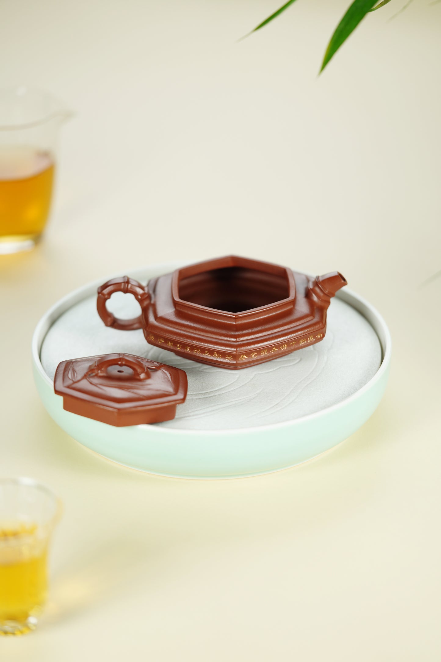 百年传承 紫砂世家｜大生壶第四代嫡传·范秀芳紫砂臻品《六方扁竹鼓》百年传承 紫砂世家｜大生壶第四代嫡传·范秀芳紫砂臻品《六方扁竹鼓》