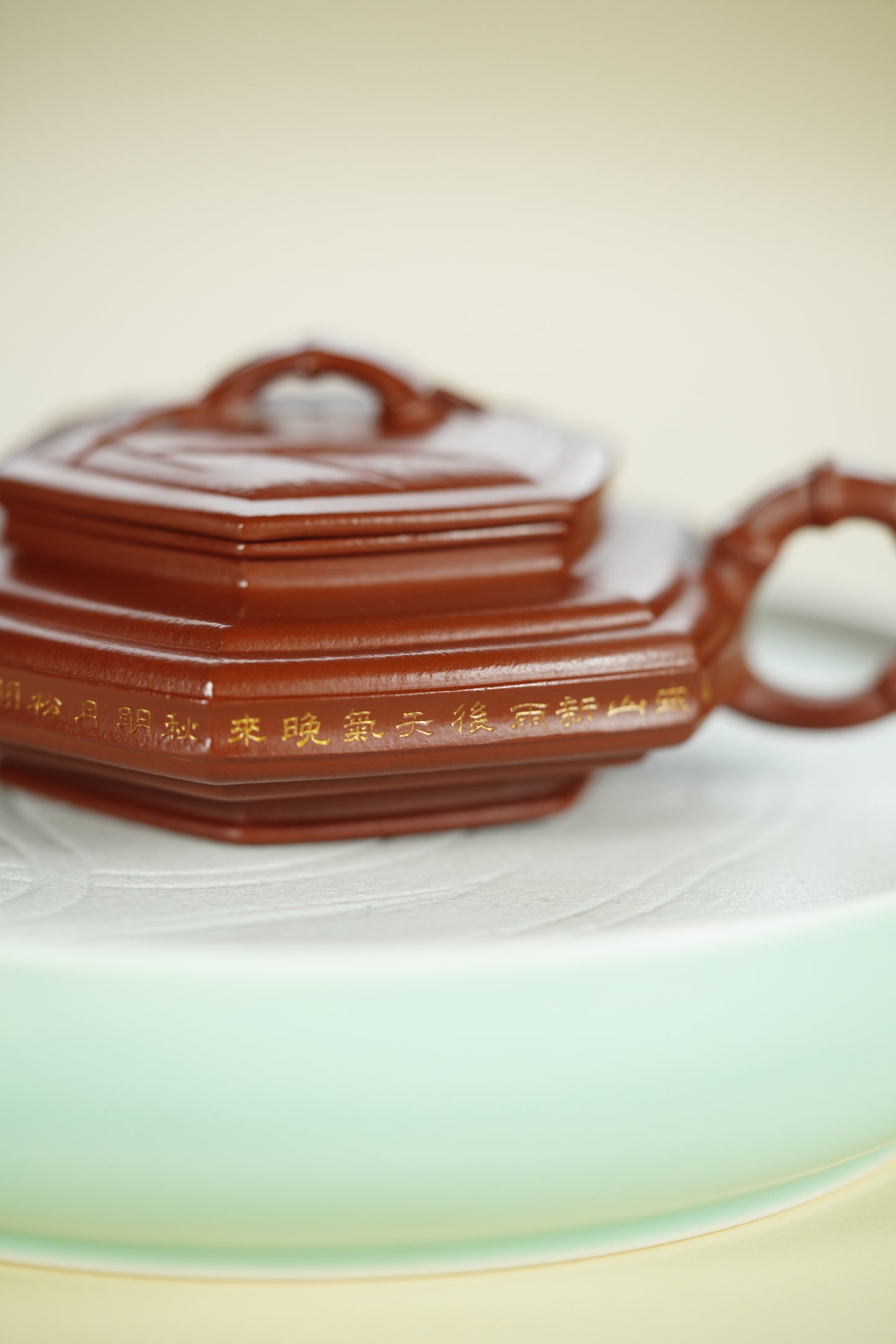 百年传承 紫砂世家｜大生壶第四代嫡传·范秀芳紫砂臻品《六方扁竹鼓》百年传承 紫砂世家｜大生壶第四代嫡传·范秀芳紫砂臻品《六方扁竹鼓》
