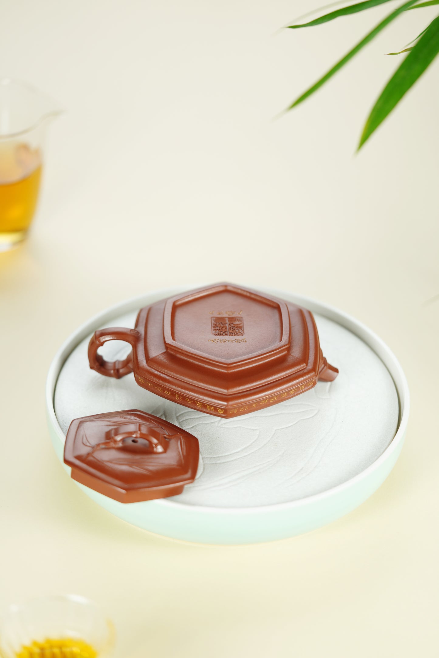 百年传承 紫砂世家｜大生壶第四代嫡传·范秀芳紫砂臻品《六方扁竹鼓》百年传承 紫砂世家｜大生壶第四代嫡传·范秀芳紫砂臻品《六方扁竹鼓》