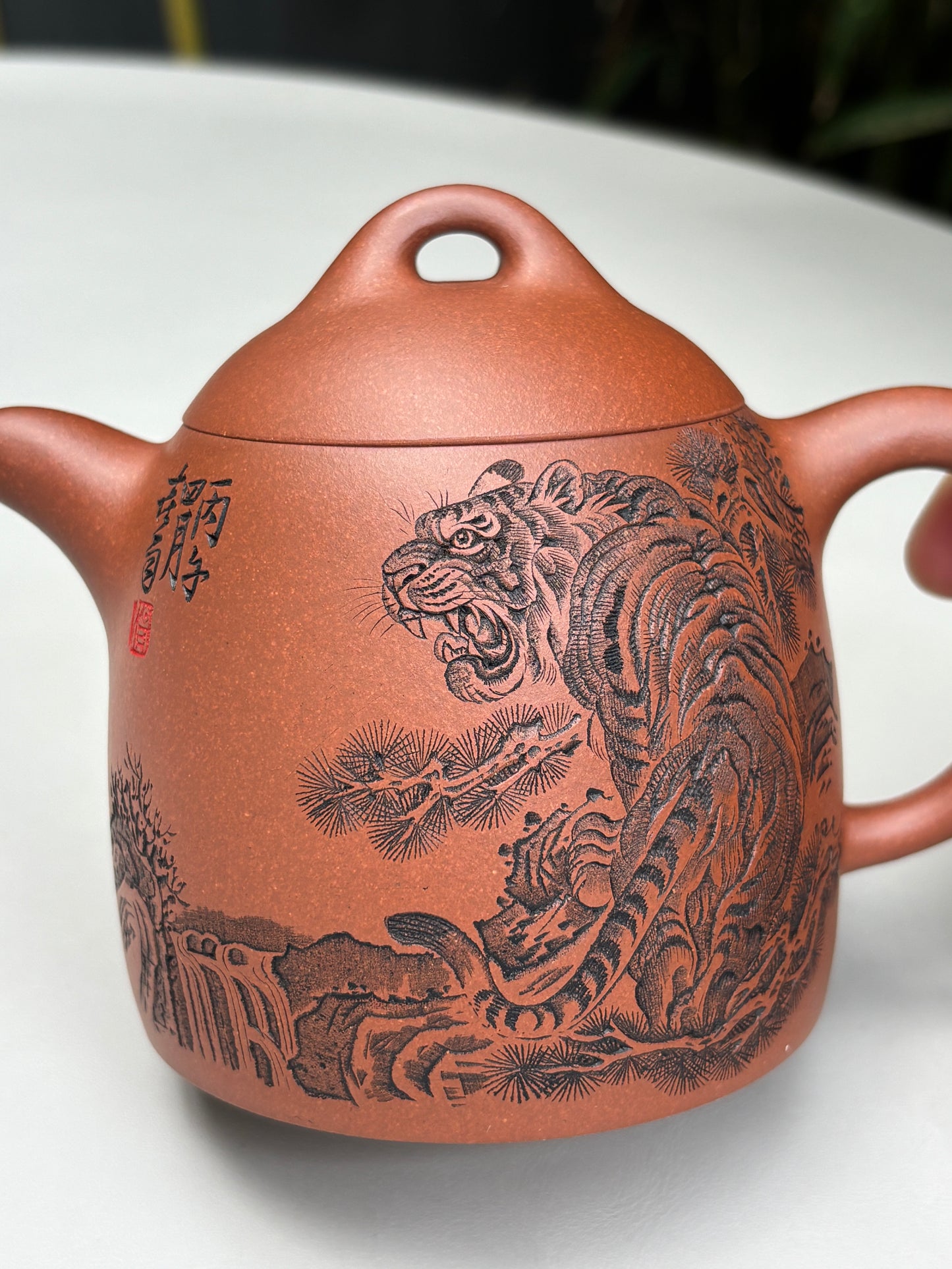 中华神刀·刻绘巅峰｜杨喜雨大师顶流臻品《秦权壶》原矿优质底槽清·260cc