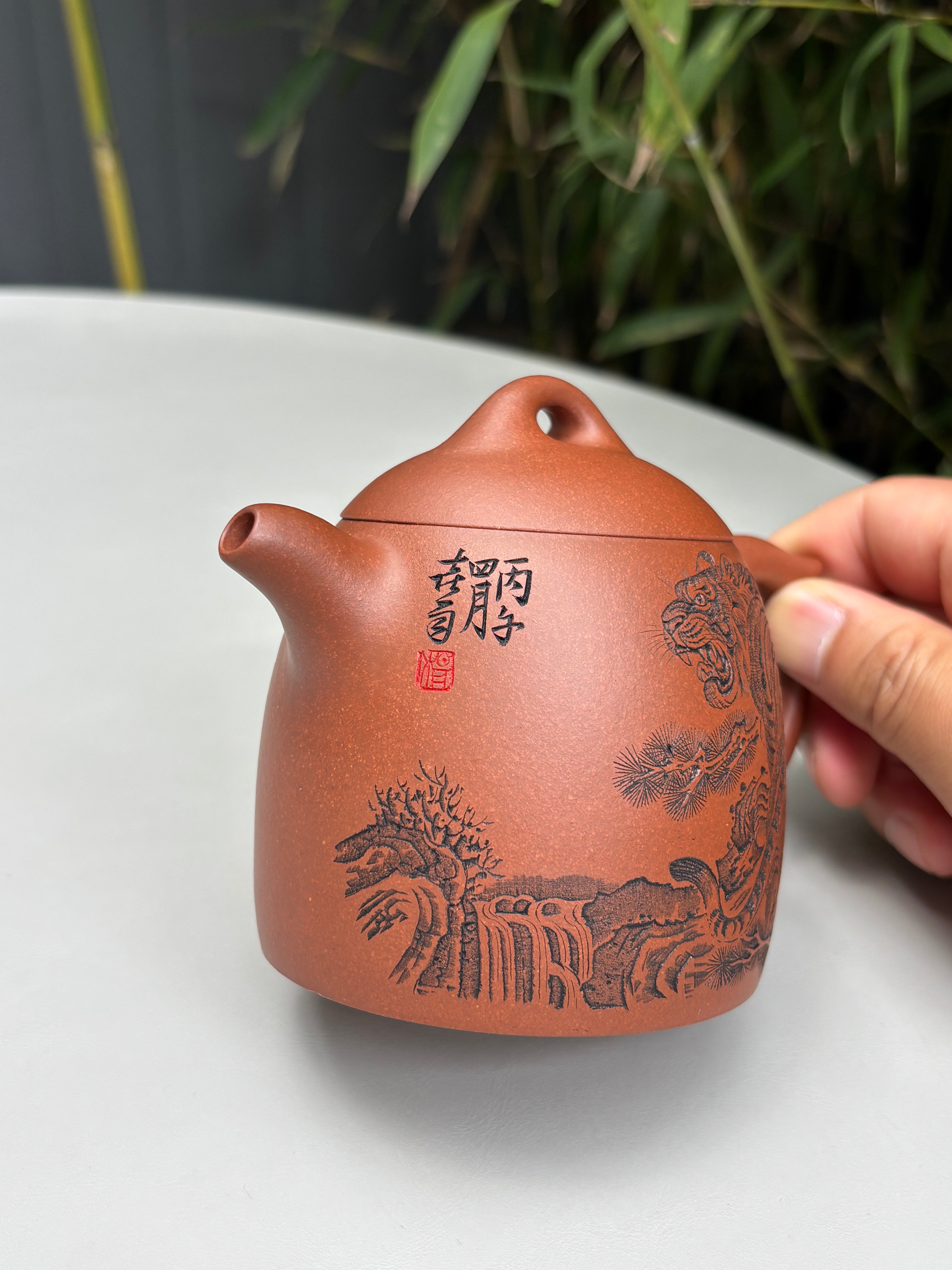 中华神刀·刻绘巅峰｜杨喜雨大师顶流臻品《秦权壶》原矿优质底槽清·260cc
