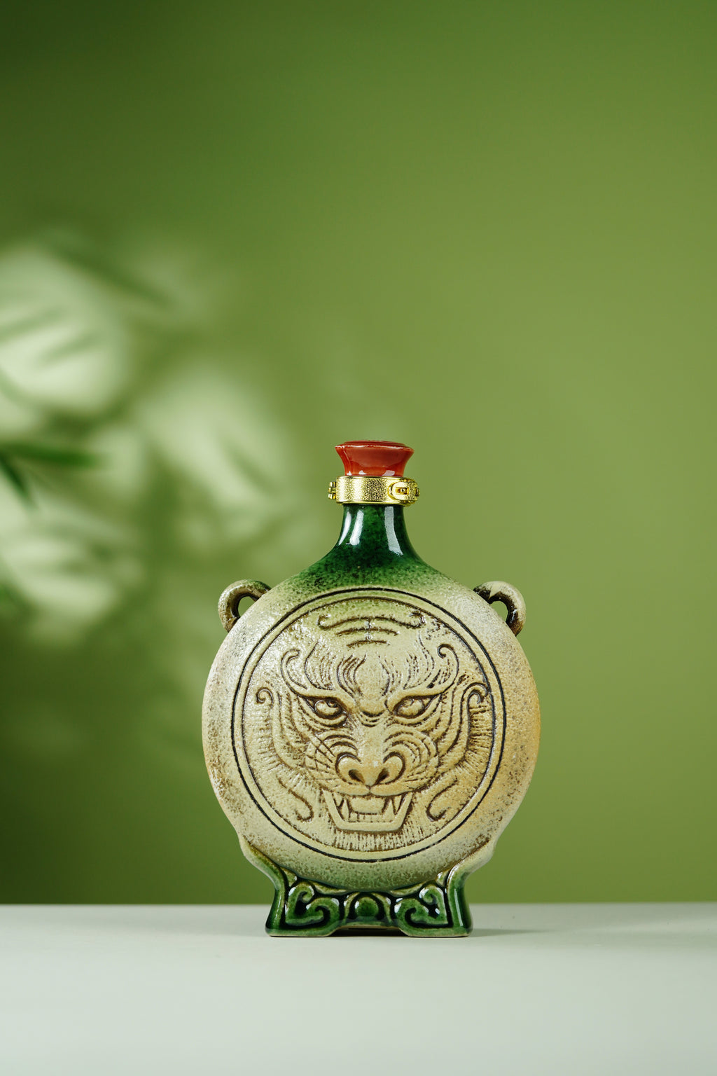 中国宜兴五朵金花·一代宗师邱玉林·特色彩陶臻品《虎威长存》礼藏酒瓶 容量750cc
