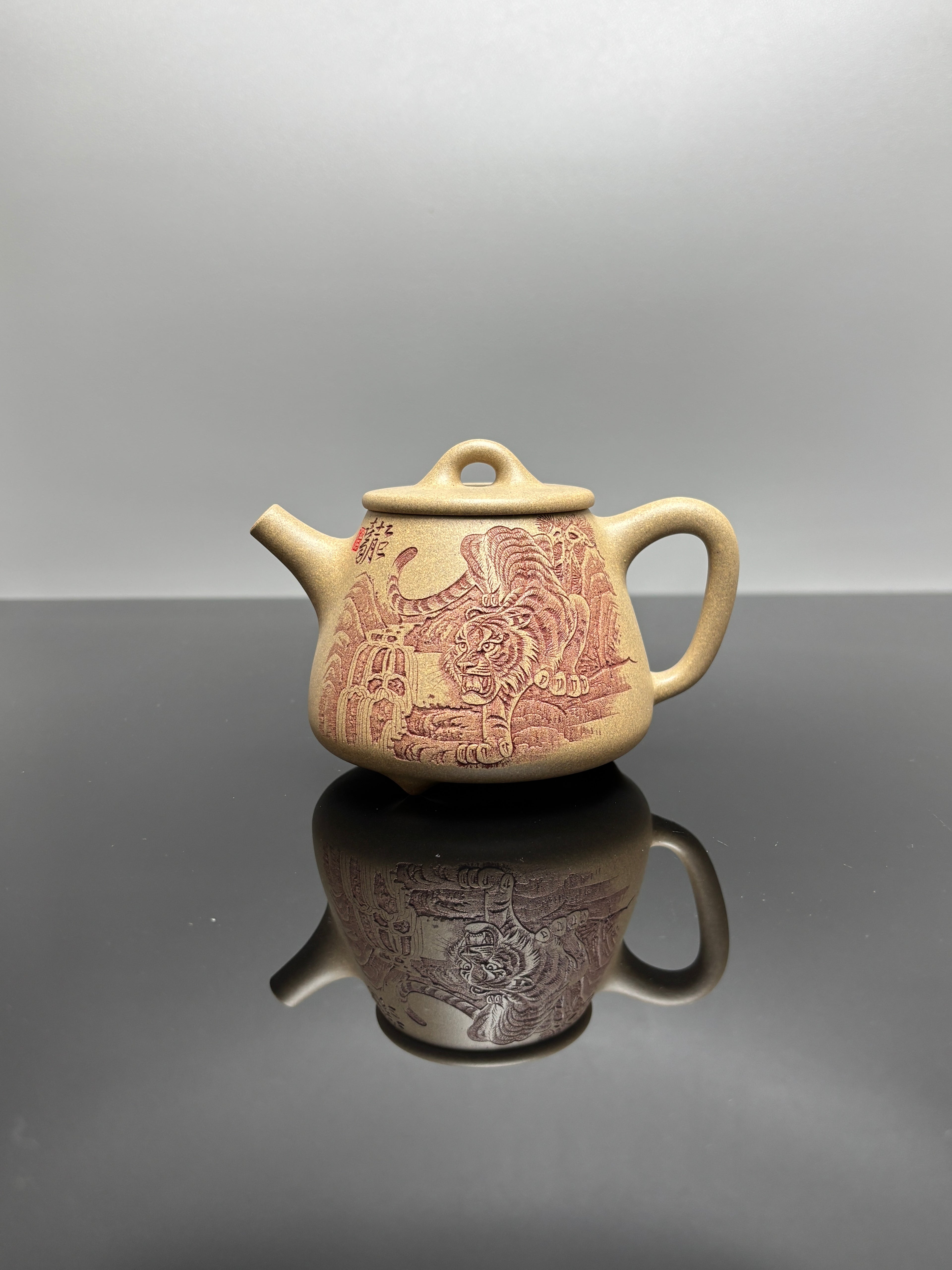 中华神刀·刻绘巅峰｜杨喜雨大师顶流臻品博物馆馆藏同系列《高石瓢》十二生肖虎 原矿优质段泥·230cc