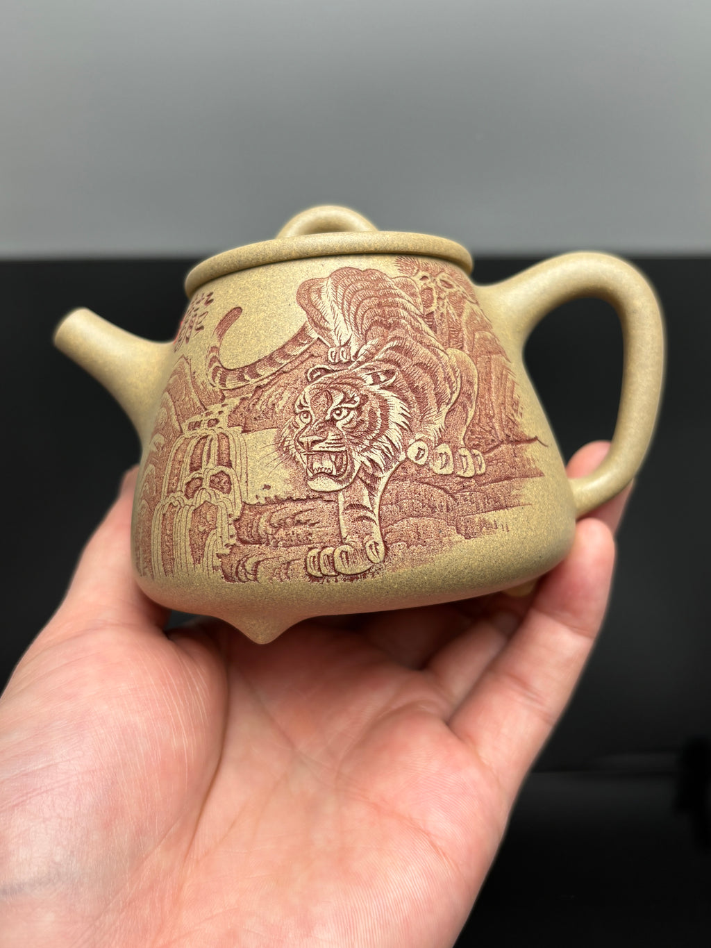 中华神刀·刻绘巅峰｜杨喜雨大师顶流臻品博物馆馆藏同系列《高石瓢》十二生肖虎 原矿优质段泥·230cc