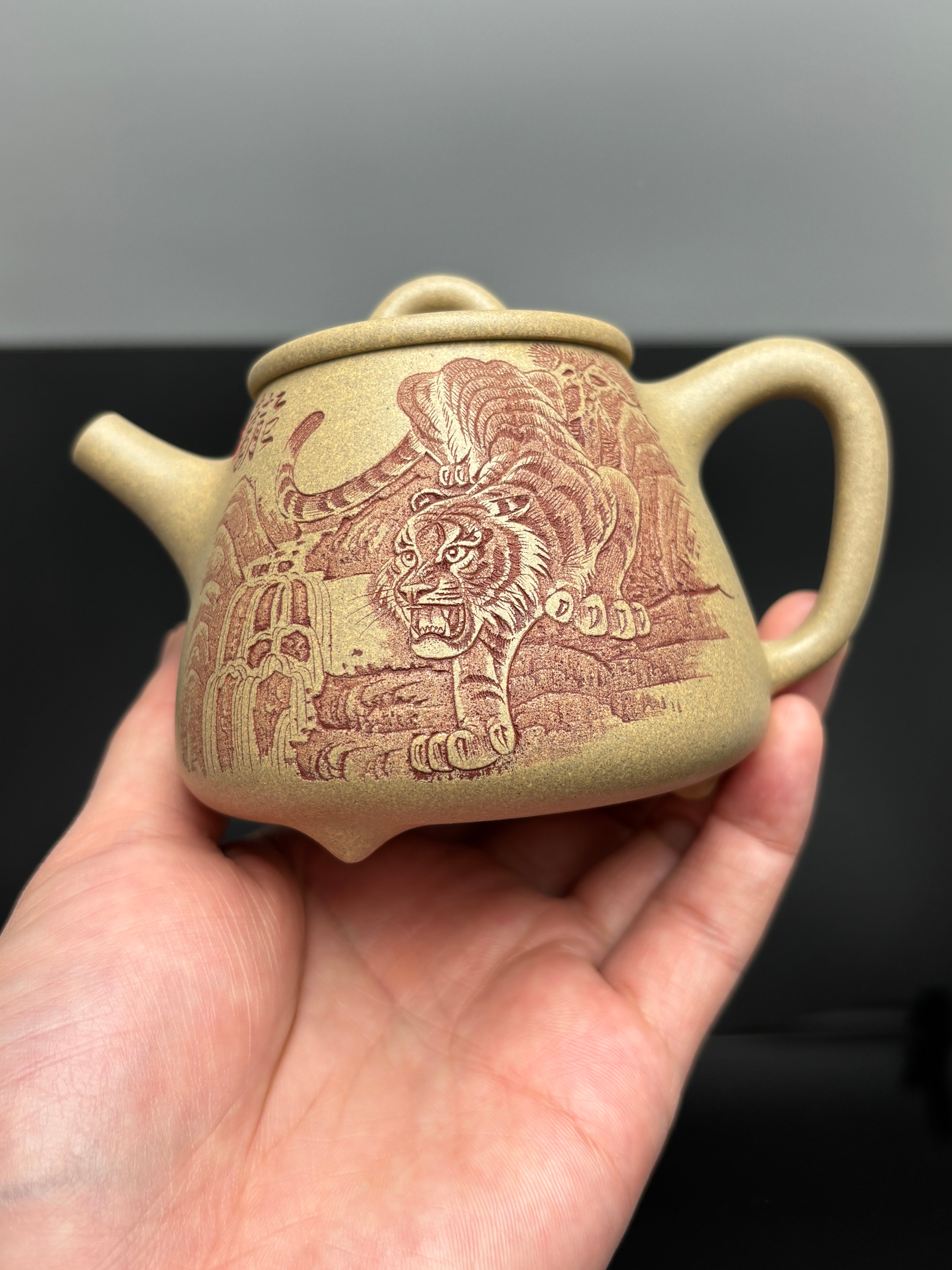 中华神刀·刻绘巅峰｜杨喜雨大师顶流臻品博物馆馆藏同系列《高石瓢》十二生肖虎 原矿优质段泥·230cc