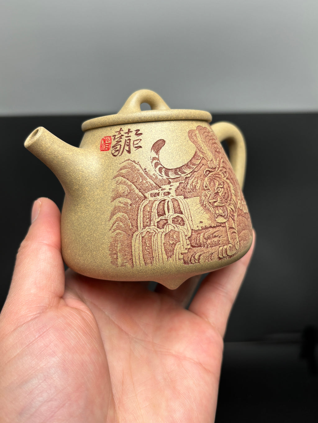 中华神刀·刻绘巅峰｜杨喜雨大师顶流臻品博物馆馆藏同系列《高石瓢》十二生肖虎 原矿优质段泥·230cc
