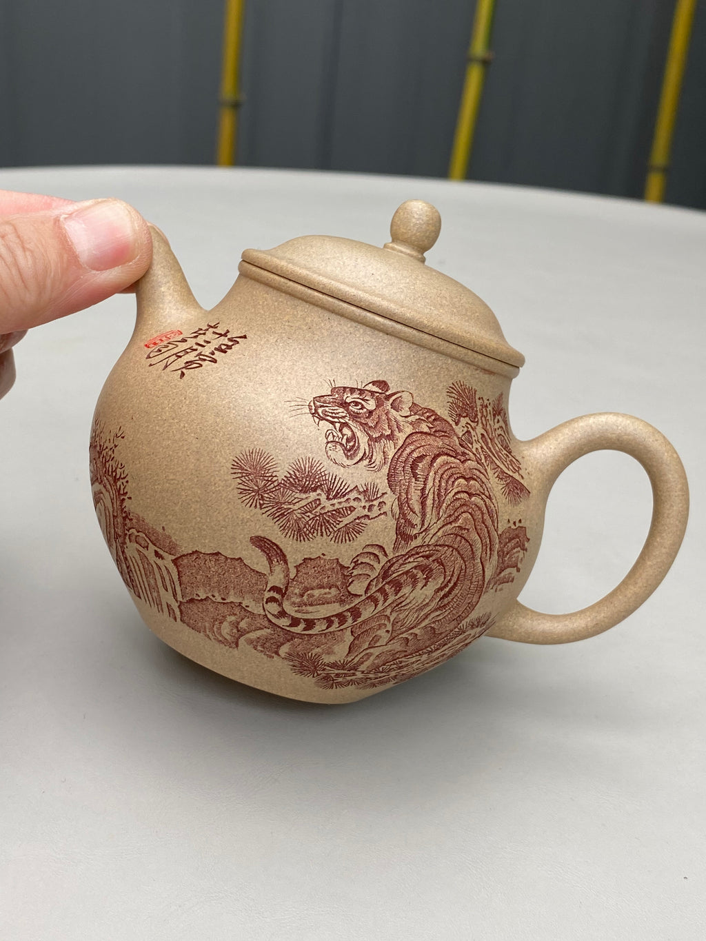 中华神刀·刻绘巅峰｜杨喜雨大师顶流臻品《归春壶》形神兼备·礼藏双宜·传世重器 原矿优质段泥·280cc
