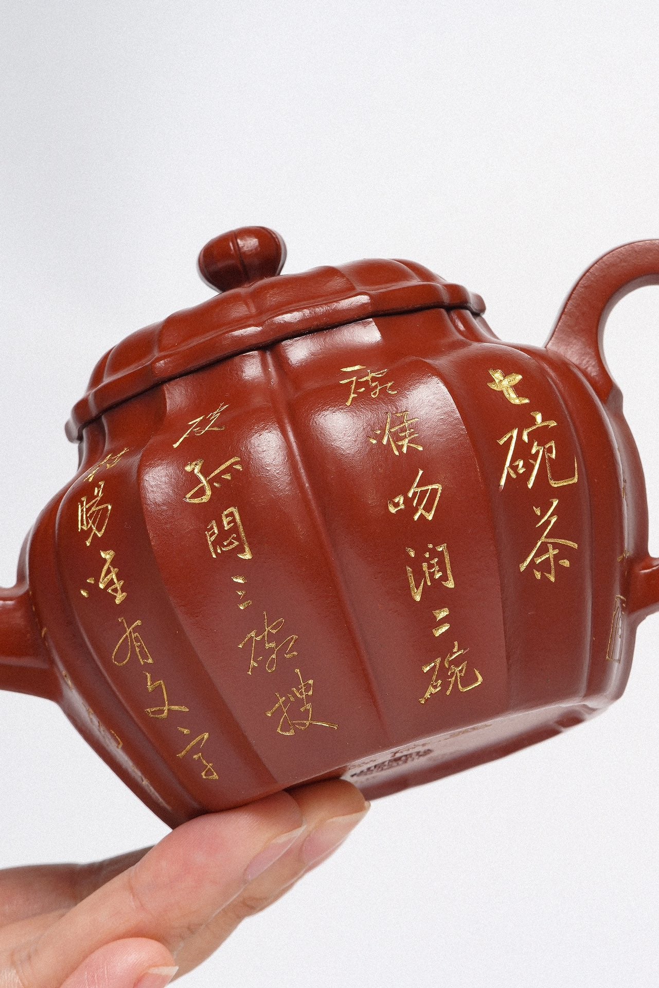 紫砂臻品·礼藏首选｜周建春大师扛鼎之作·大拍同系列《筋纹莲子壶》原矿优质朱泥·230cc ——正高级工艺美术师·周建春·制