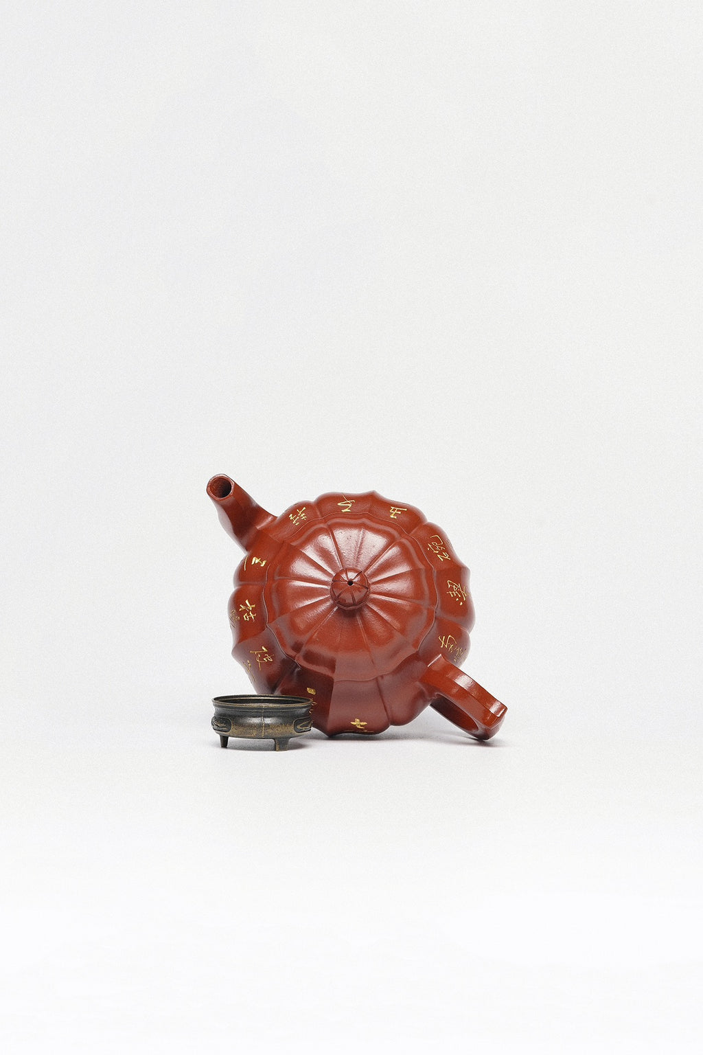 紫砂臻品·礼藏首选｜周建春大师扛鼎之作·大拍同系列《筋纹莲子壶》原矿优质朱泥·230cc ——正高级工艺美术师·周建春·制