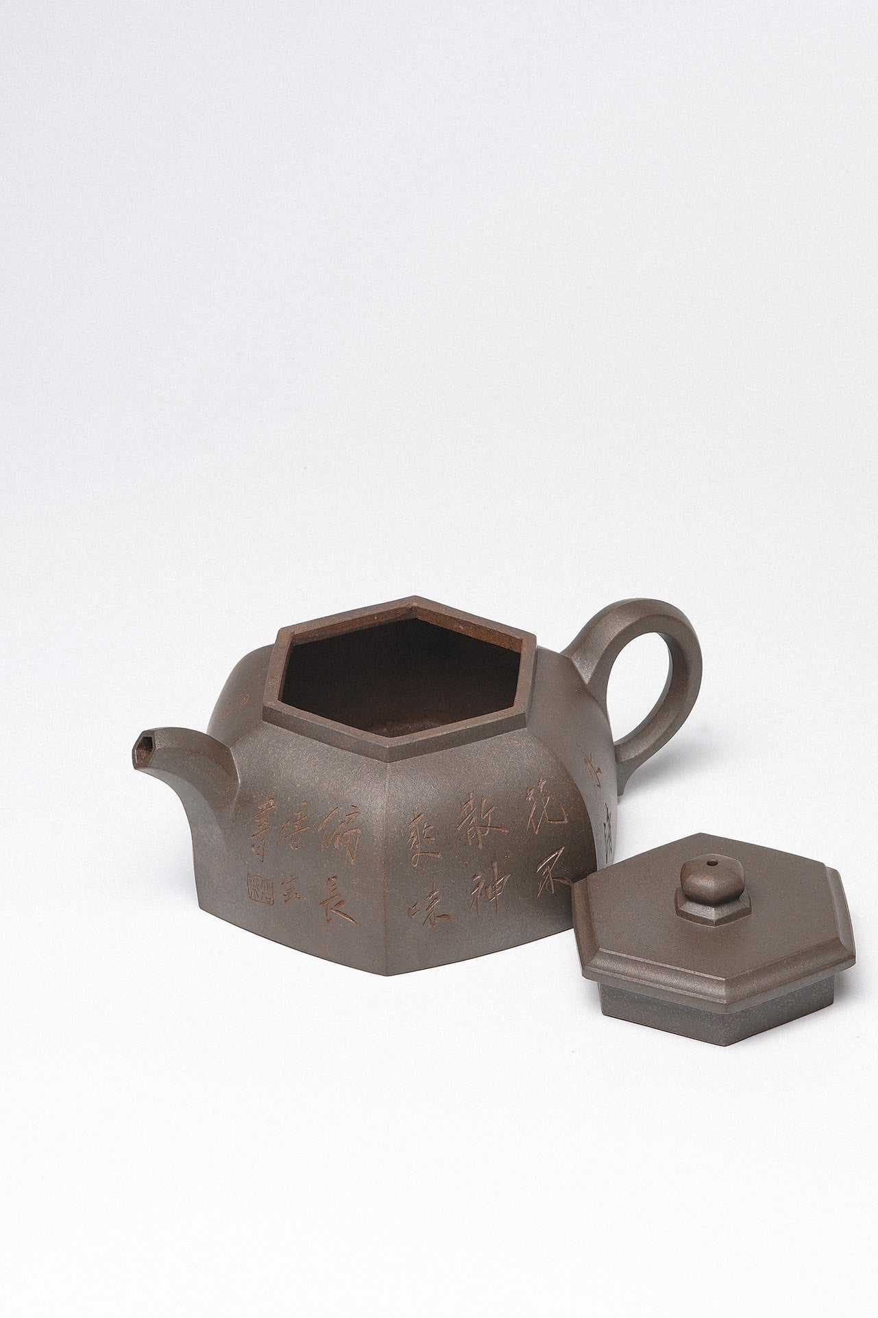 紫砂臻品·礼藏首选｜周建春大师扛鼎之作《六方汉风壶》原矿优质金龙血砂·350cc ——正高级工艺美术师·周建春·制