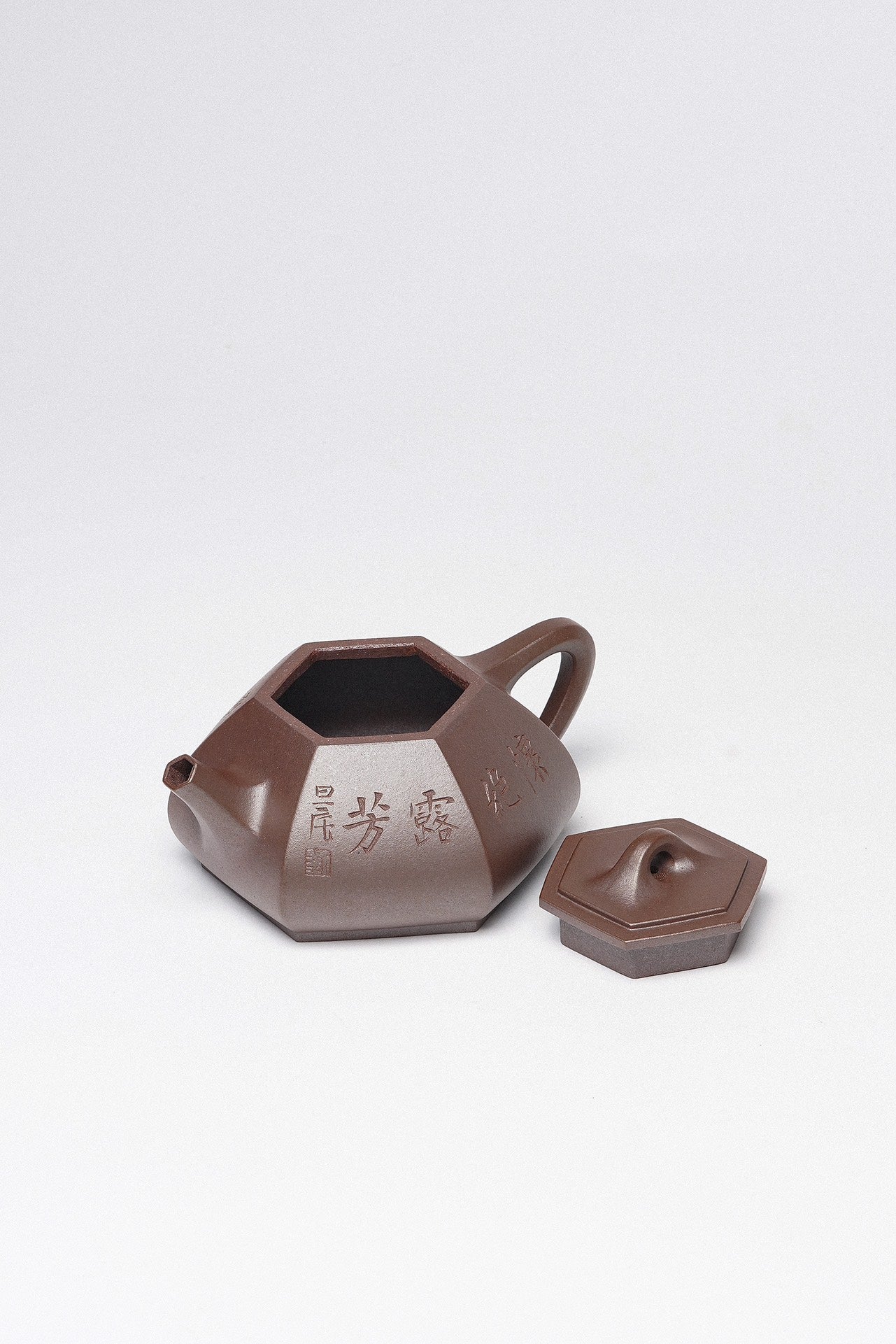 紫砂臻品·礼藏首选｜周建春大师扛鼎之作·大拍同系列《六方石瓢壶》原矿优质金龙血砂·180cc ——正高级工艺美术师·周建春·制