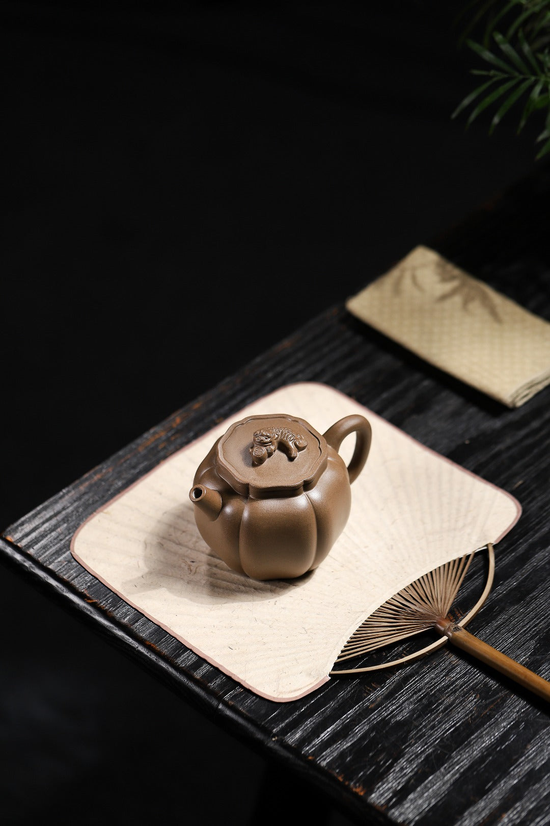 紫砂藏品｜高级工艺美术师·许时娟制【筋纹瑞兽壶】礼藏皆宜·匠心之作 原矿优质青段·280cc