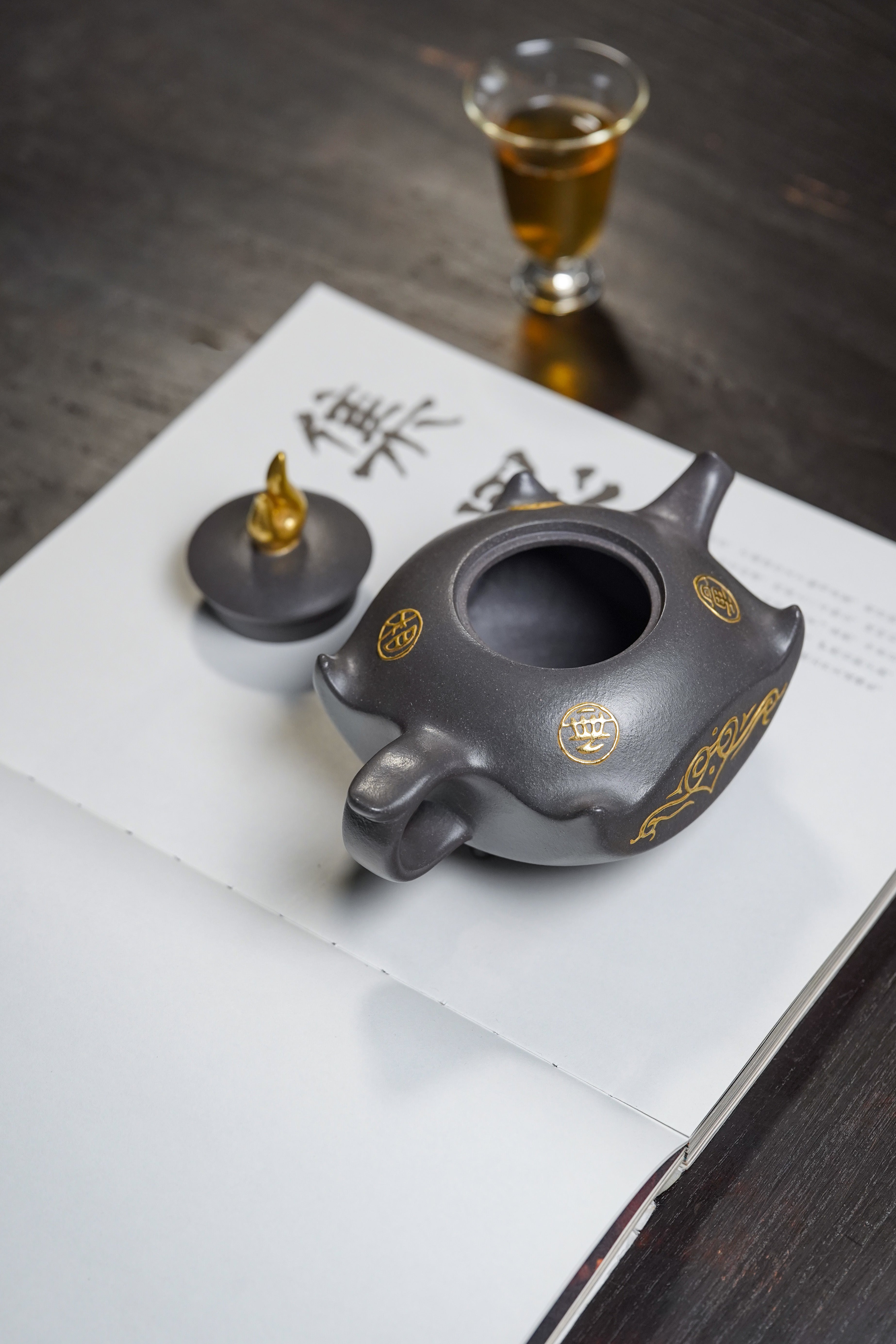 中国紫砂界荣誉之巅｜国大师邱玉林原创专利大拍126万｜顶奢稀有传世臻品《海市壶》原矿优质天青泥·300cc
