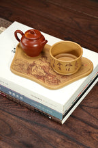 茶客必入【干泡台/壶承】 原矿极品段泥·总长21.5cm·总宽14.2cm  国家级工艺美术师司磊刻绘装饰，《念奴娇·赤壁怀古》
