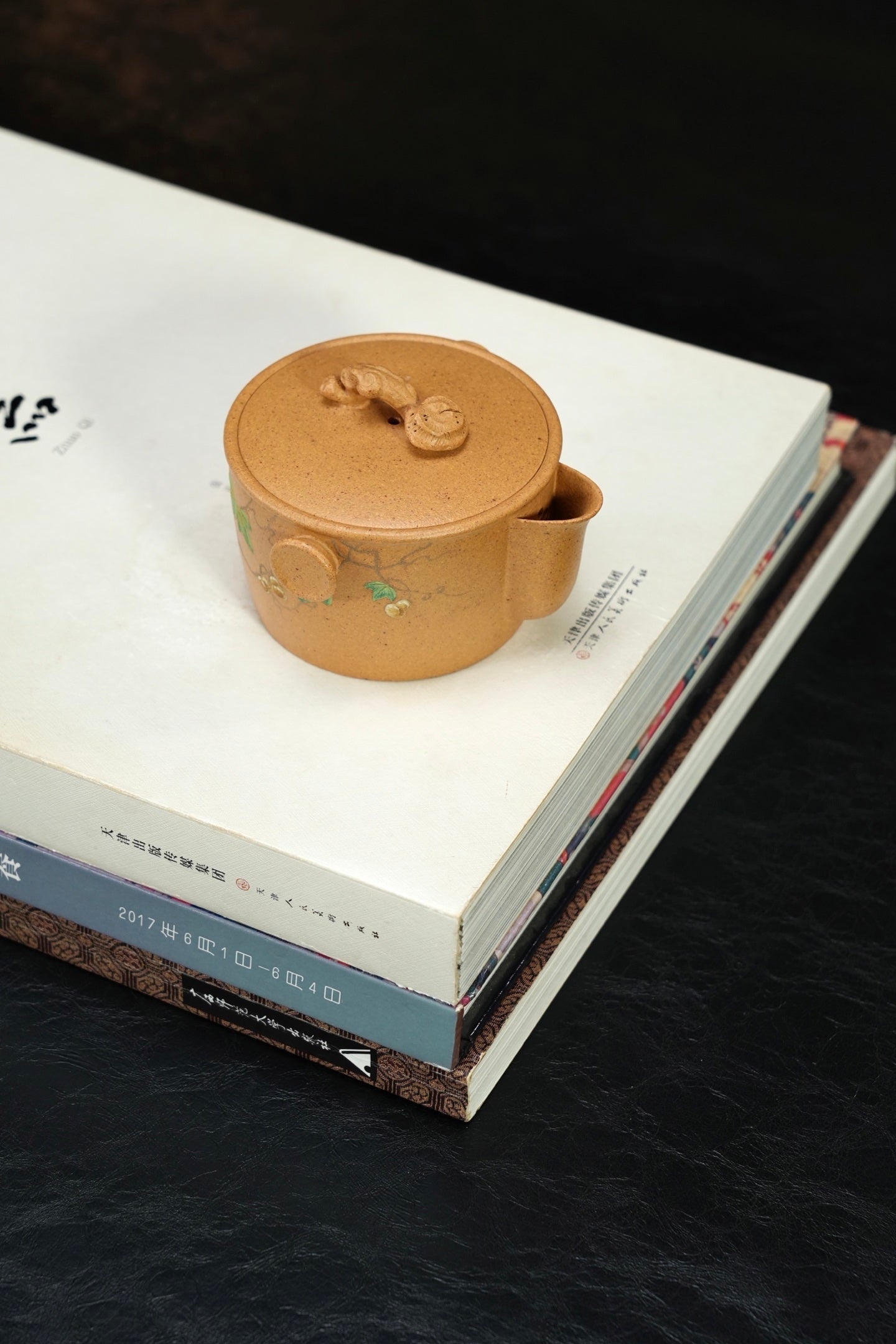 【灵芝·手抓壶】 原矿极品段泥（泥绘）·120cc·19孔