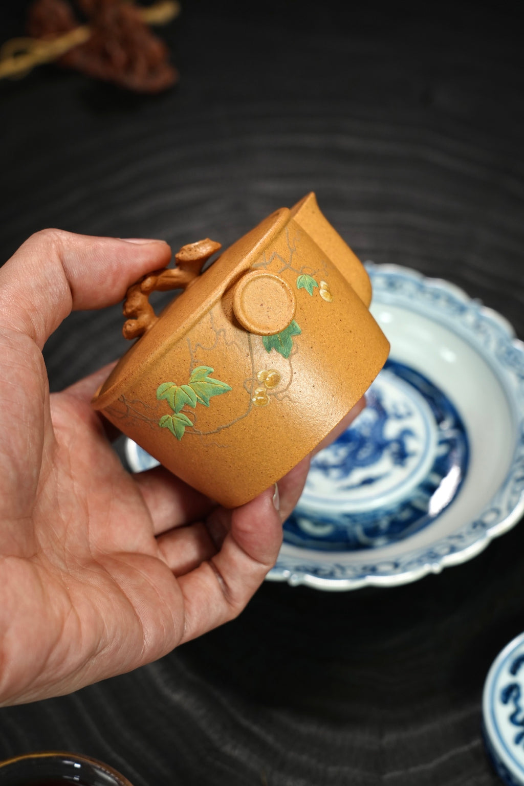 【灵芝·手抓壶】 原矿极品段泥（泥绘）·120cc·19孔