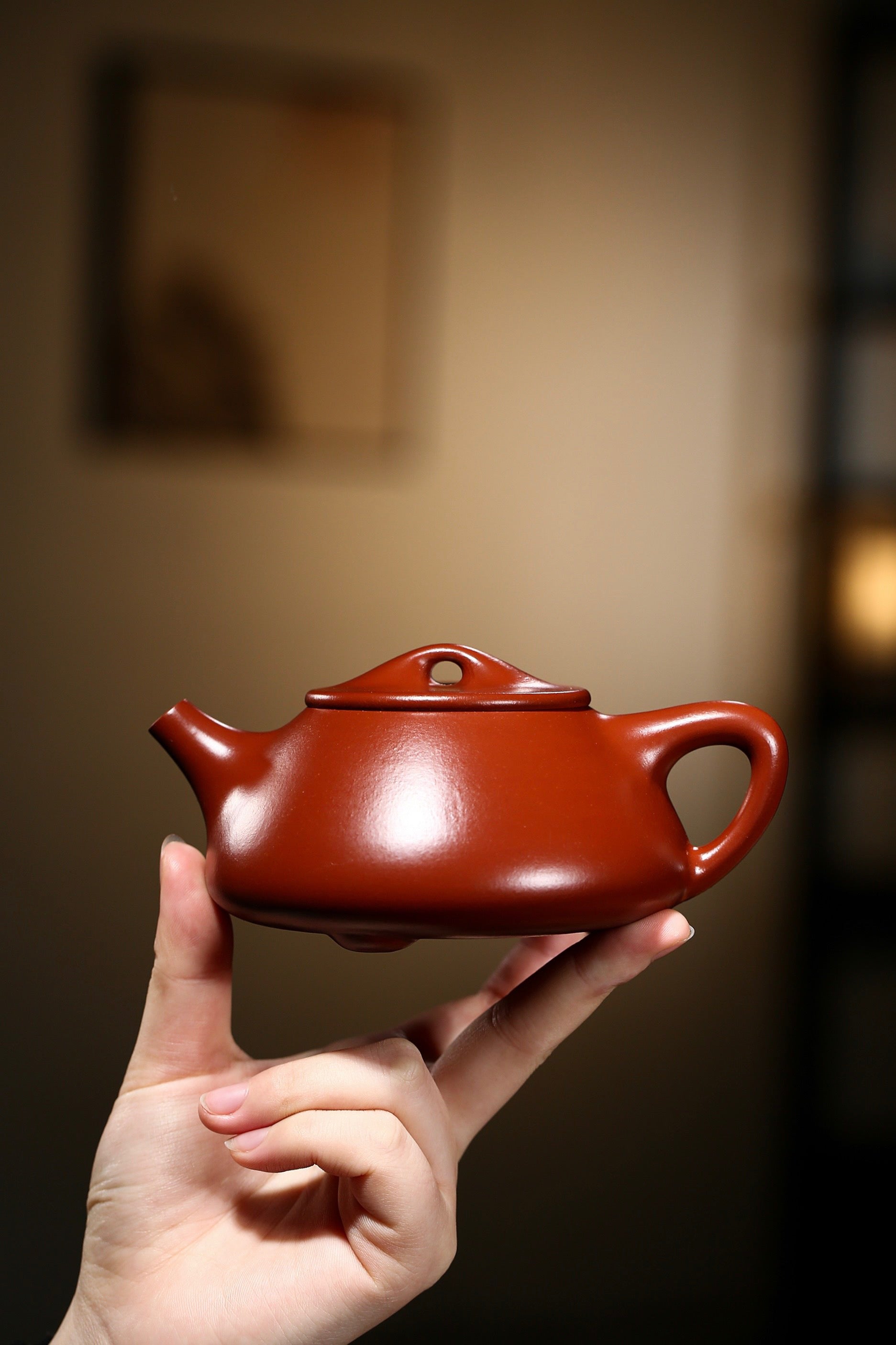 这泥料真是润【景州石瓢】😍 泥料 ：极品大红袍（泥料非常细，极其润） 容量 ：260cc 作者 ：庄丽老师，其工艺不输工艺师